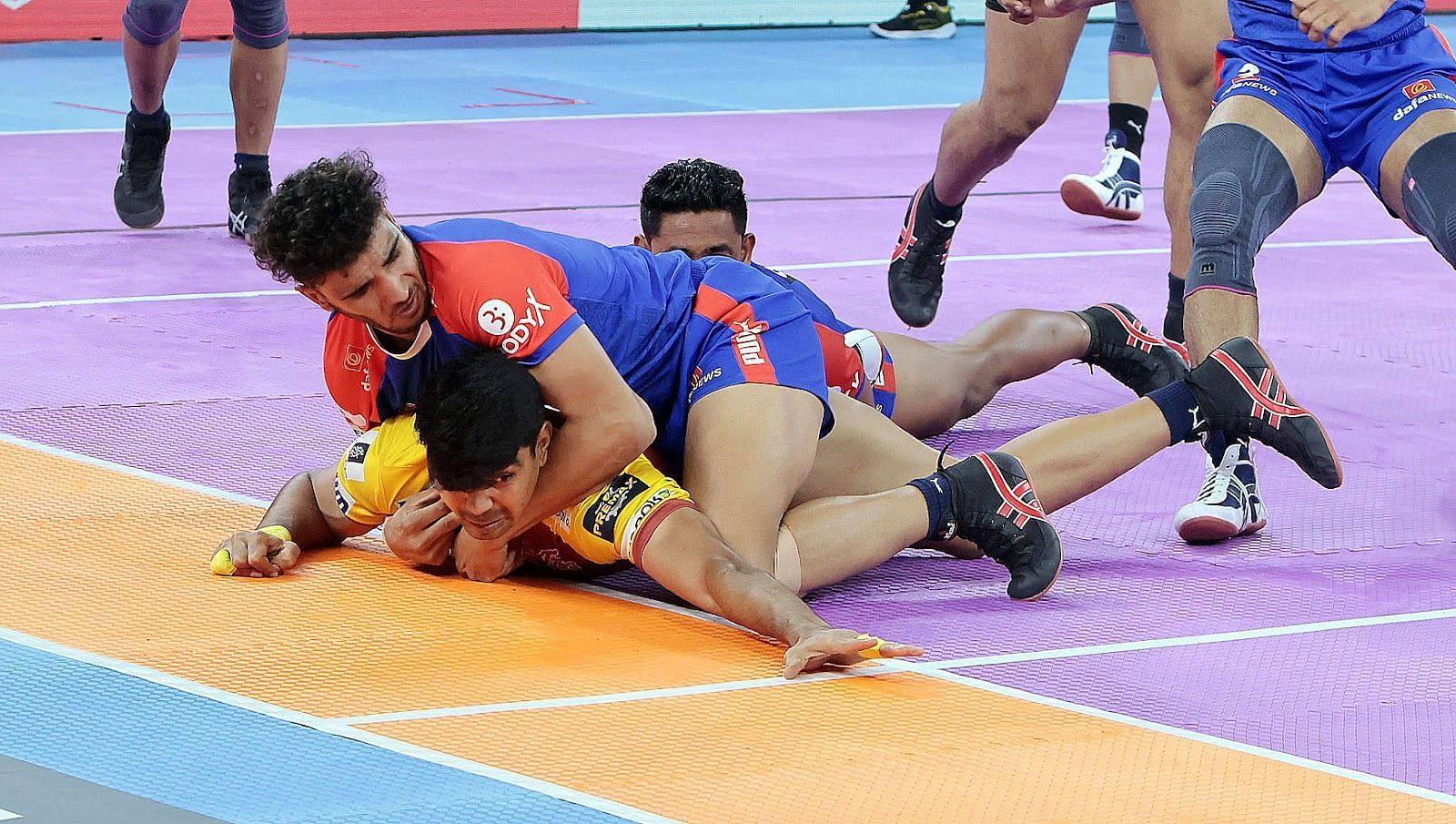 Pawan Sehrawat with a multipoint raid against Haryana Steelers (Credits: PKL)