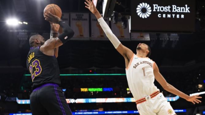 Watch: LeBron James sizes up Victor Wembanyama before draining a rainbow 3 over NBA's blocks per game leader