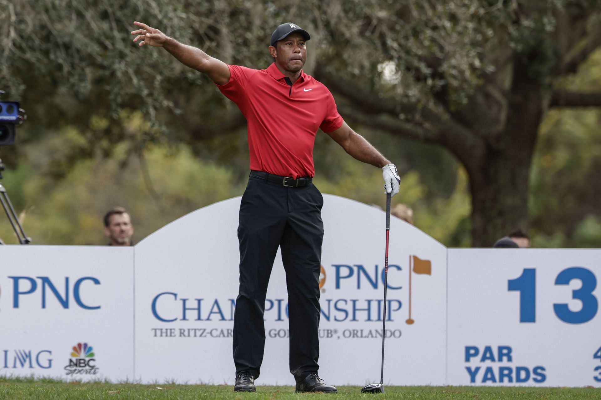 Tiger Woods (Image via AP Photo/Kevin Kolczynski)