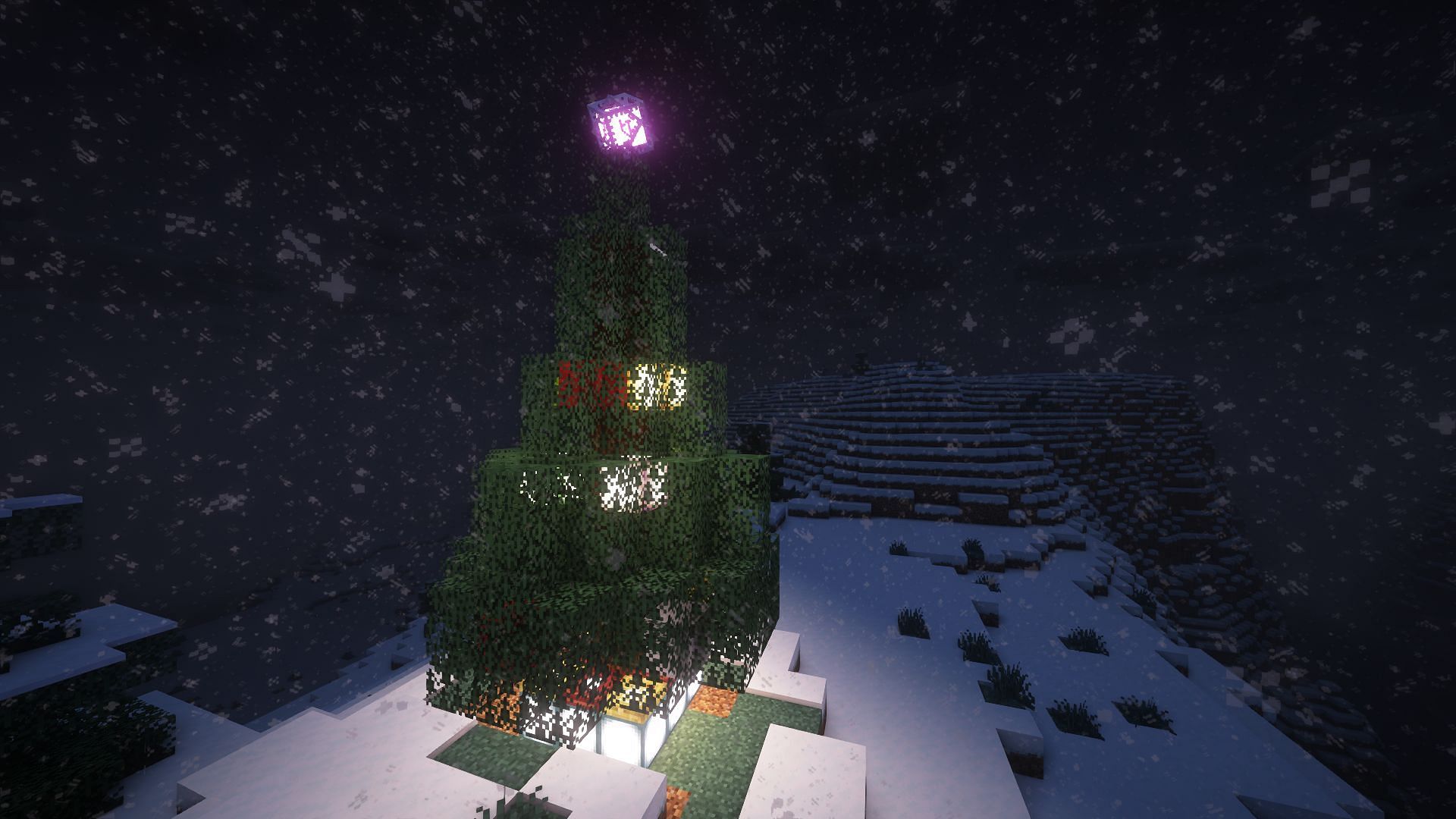 Players can create a beautiful christmas tree in Minecraft (Image via Mojang)