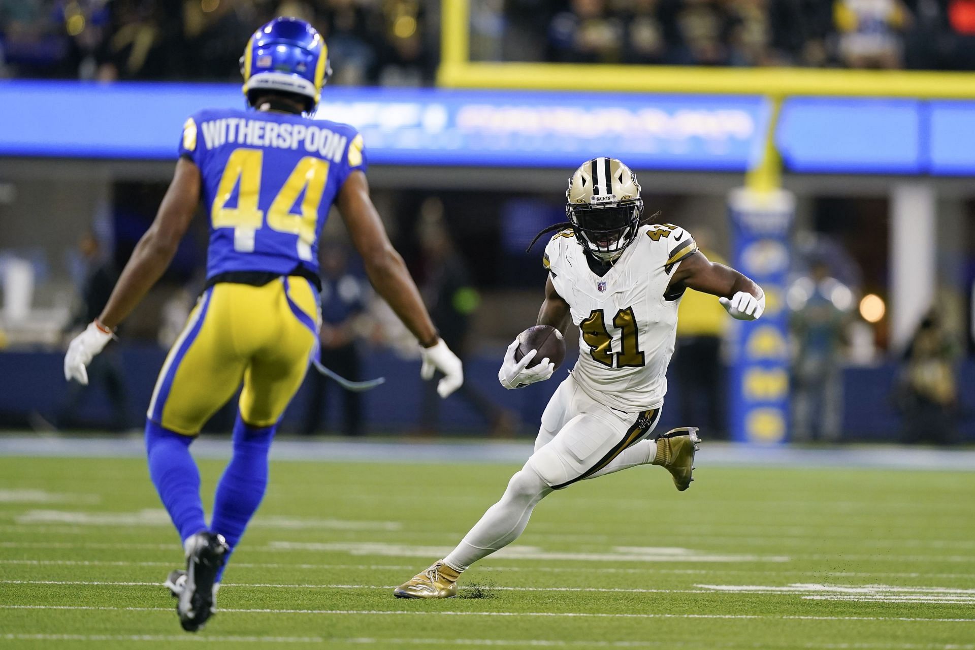 Alvin Kamara in action vs. Rams in Week 16