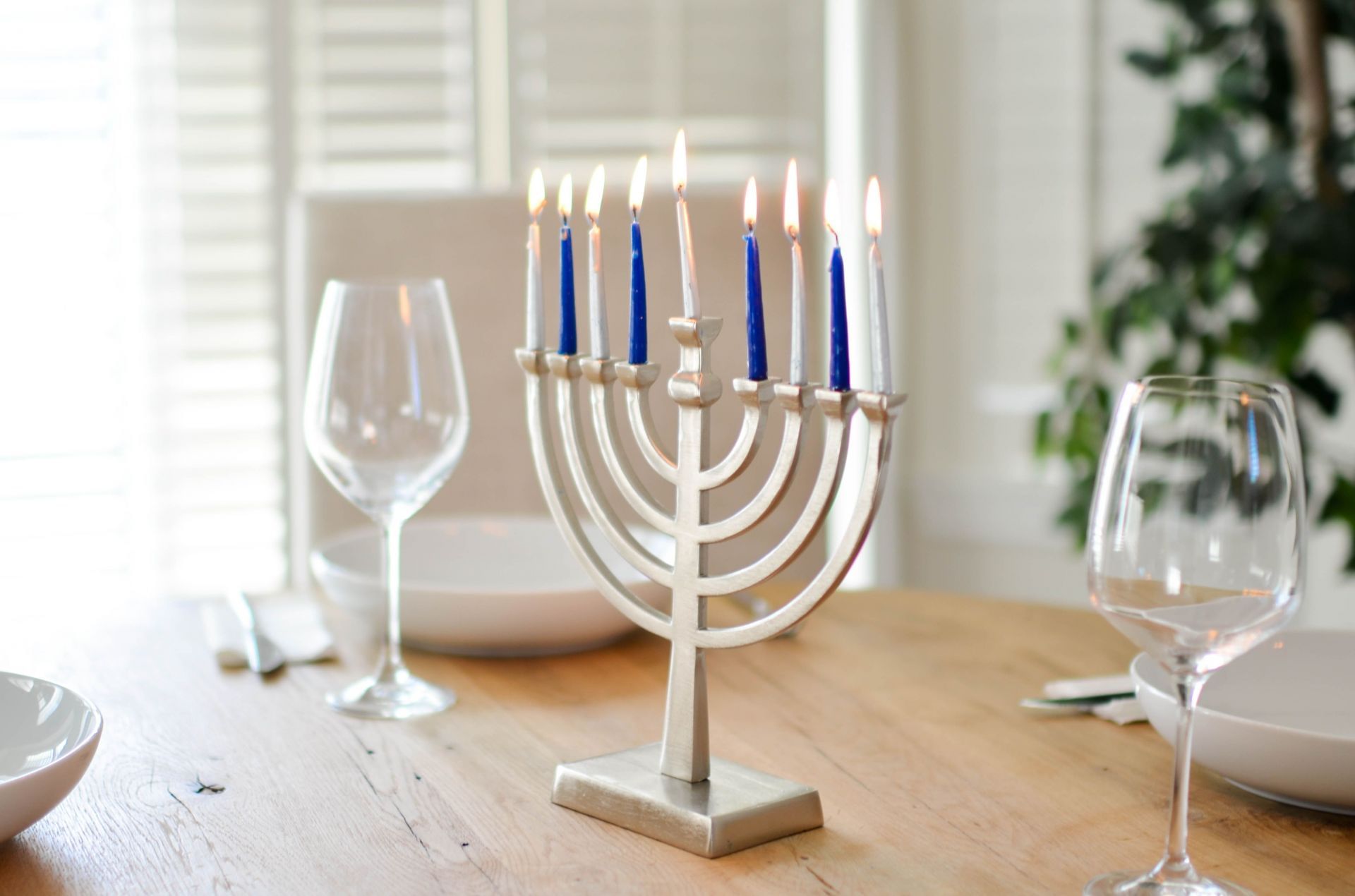 Traditional Hanukkah Foods (Image via Unsplash/Element5)