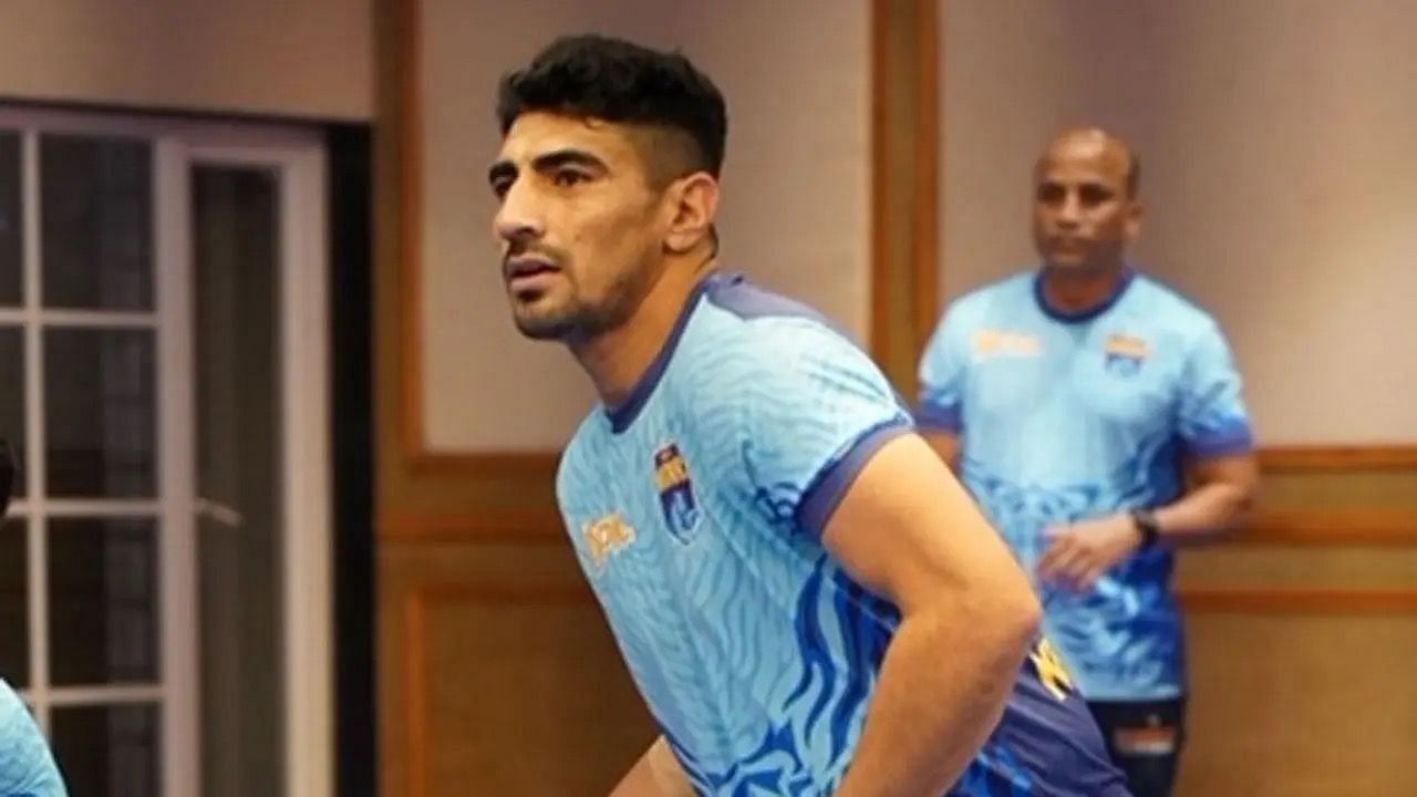 Nitin Rawal in practice for the Bengal Warriors. 