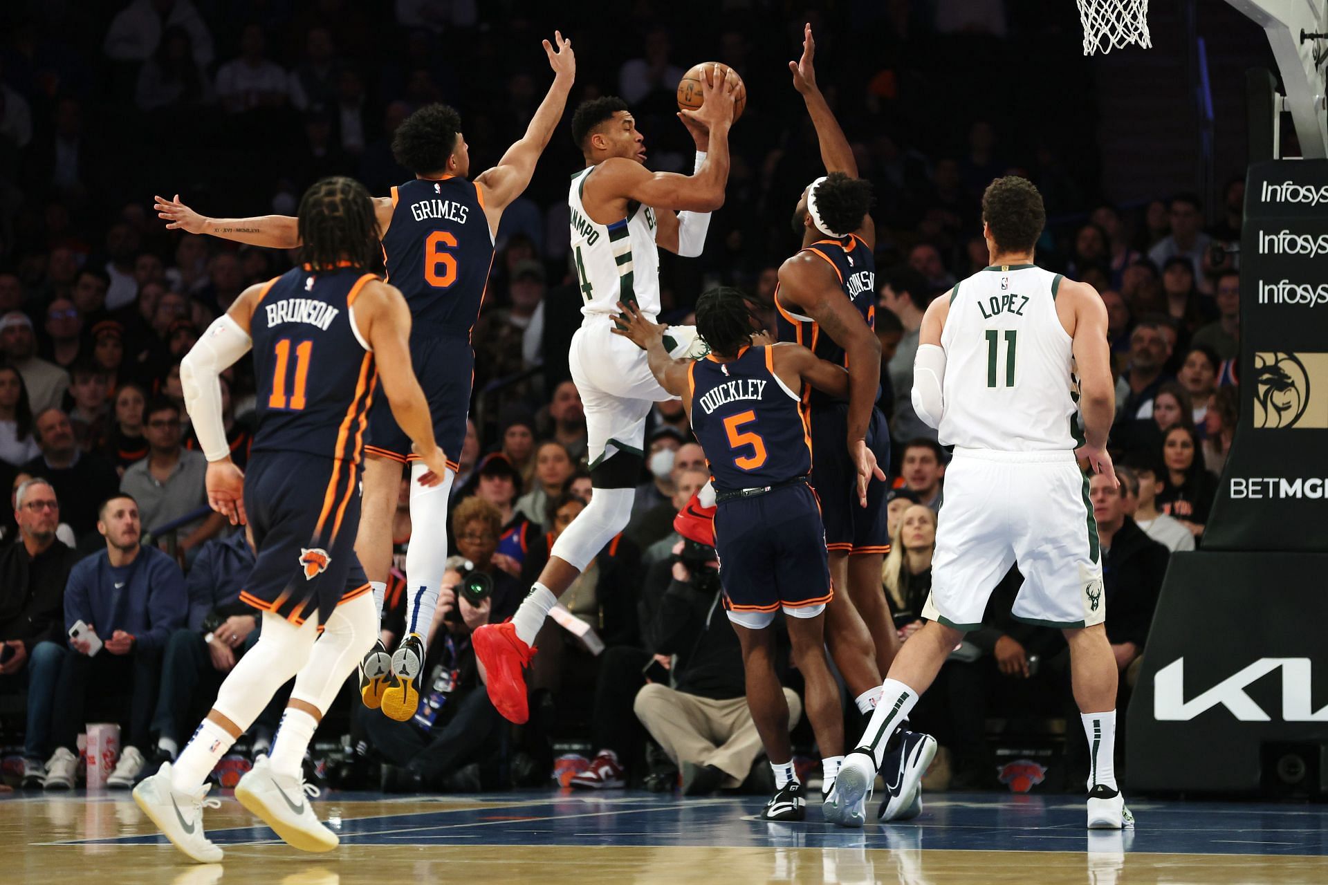 Milwaukee Bucks v New York Knicks