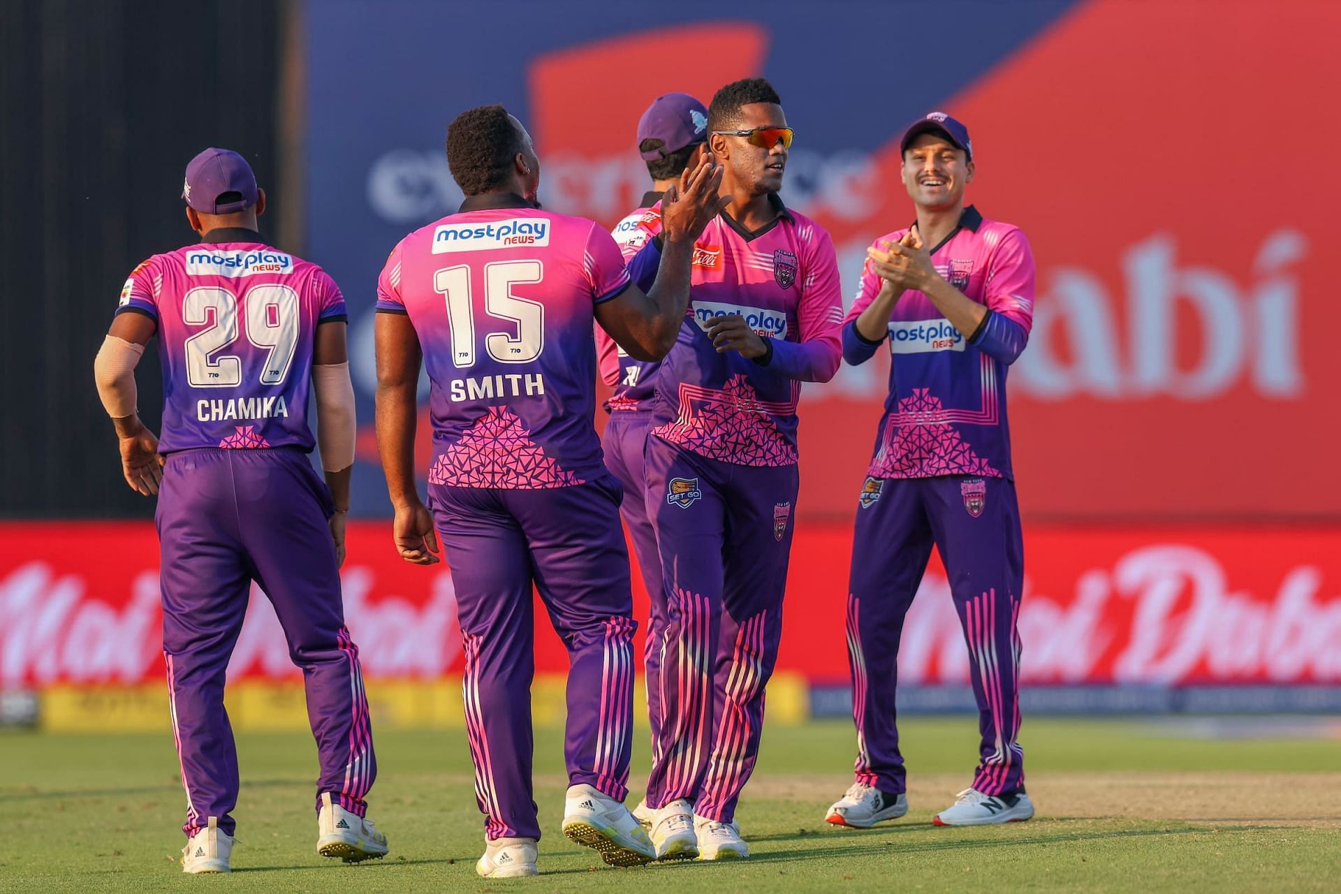 अकील हुसैन की बेहतरीन गेंदबाजी (Photo Credit - T10 League)