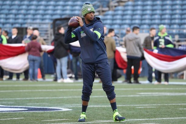 How old is Geno Smith?