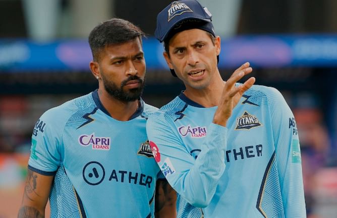 "He showed his desire to go back there" - Ashish Nehra opens up on Hardik Pandya's trade to Mumbai Indians