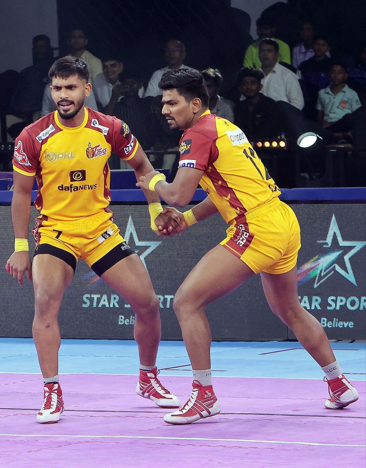 Ajit Pawar (right) of Telugu Titans (Credits: PKL)