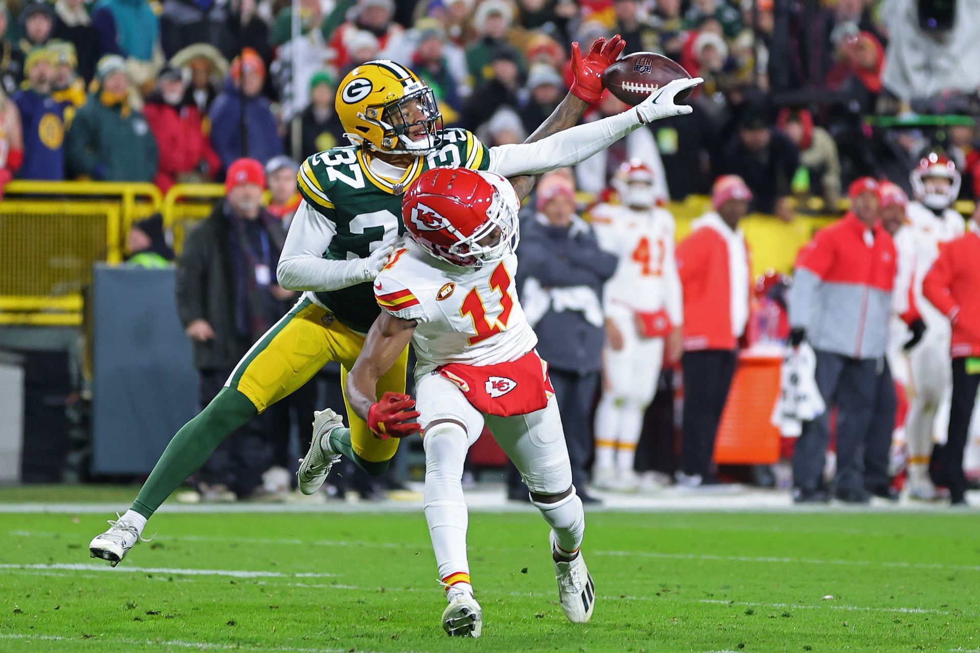 Referee Brad Allen's crew missed DPI call during Chiefs vs. Packers