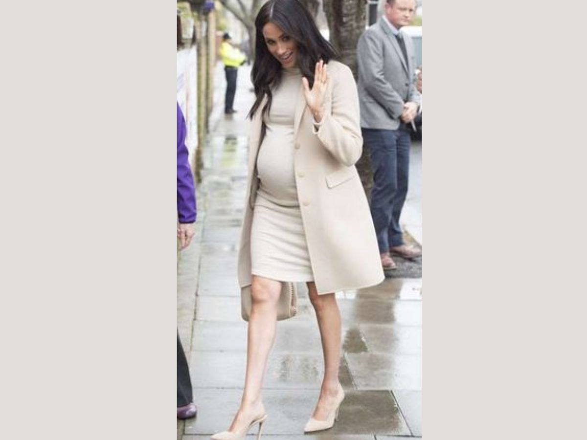 Megan Markle in Monochrome Dress ( Image via Pinterest/Celebrity: Maternity Style)