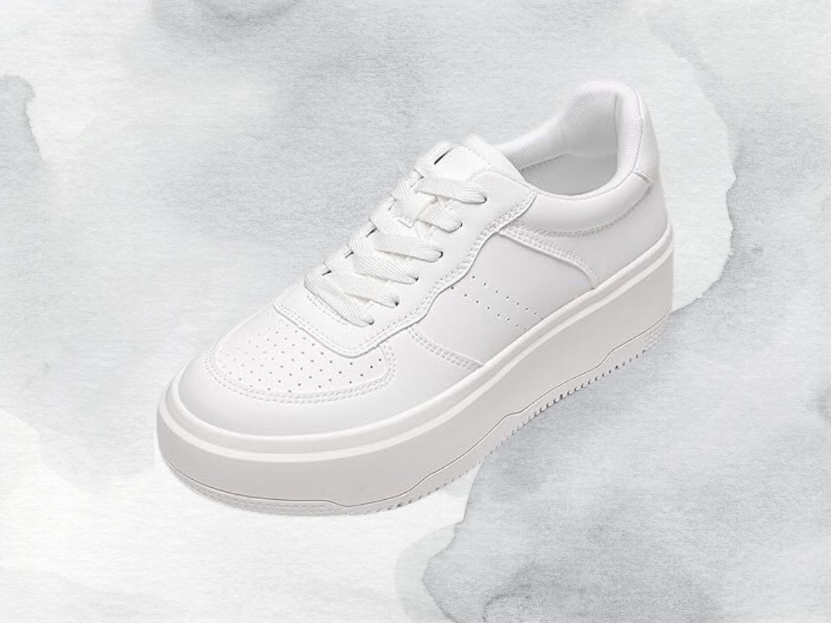 Chunky white sneakers (Image via Amazon)