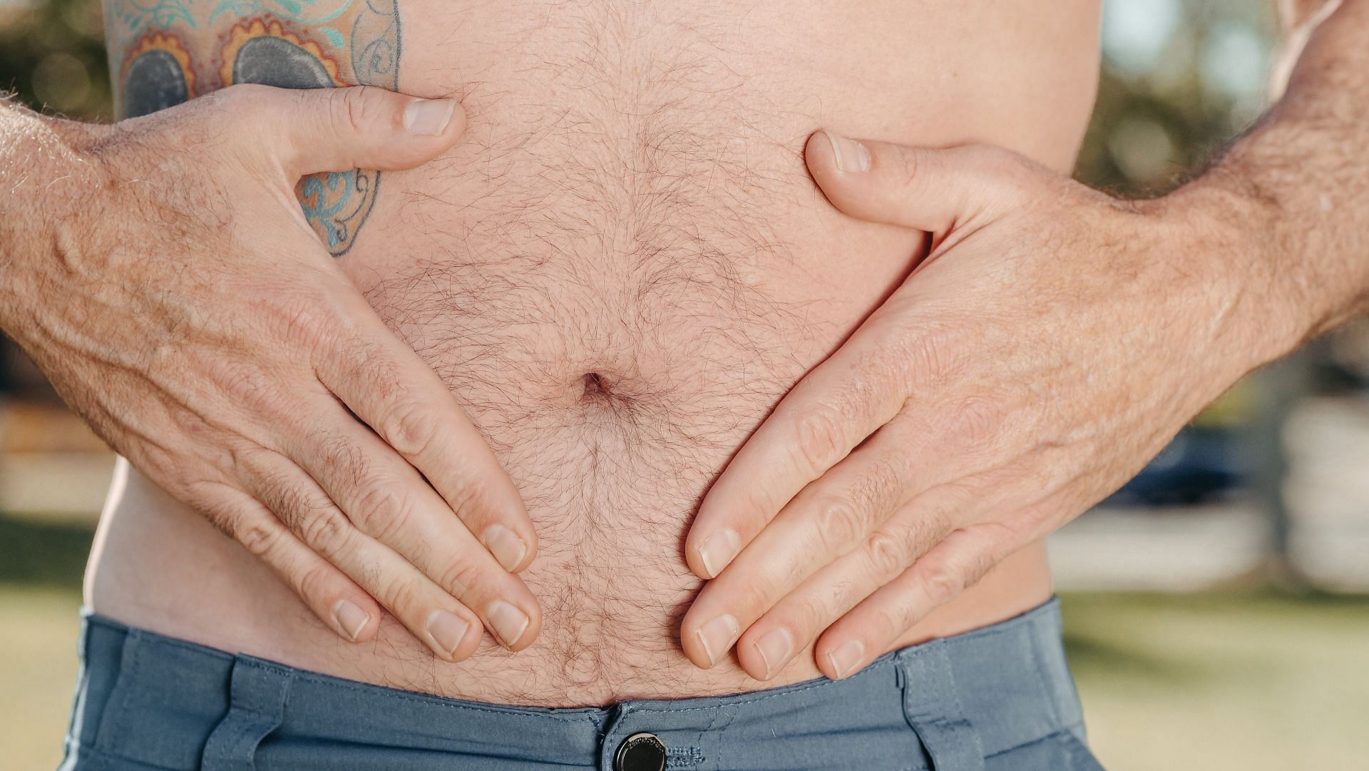 Ways to prevent bloating in holidays (image sourced via Pexels / Photo by kindel)
