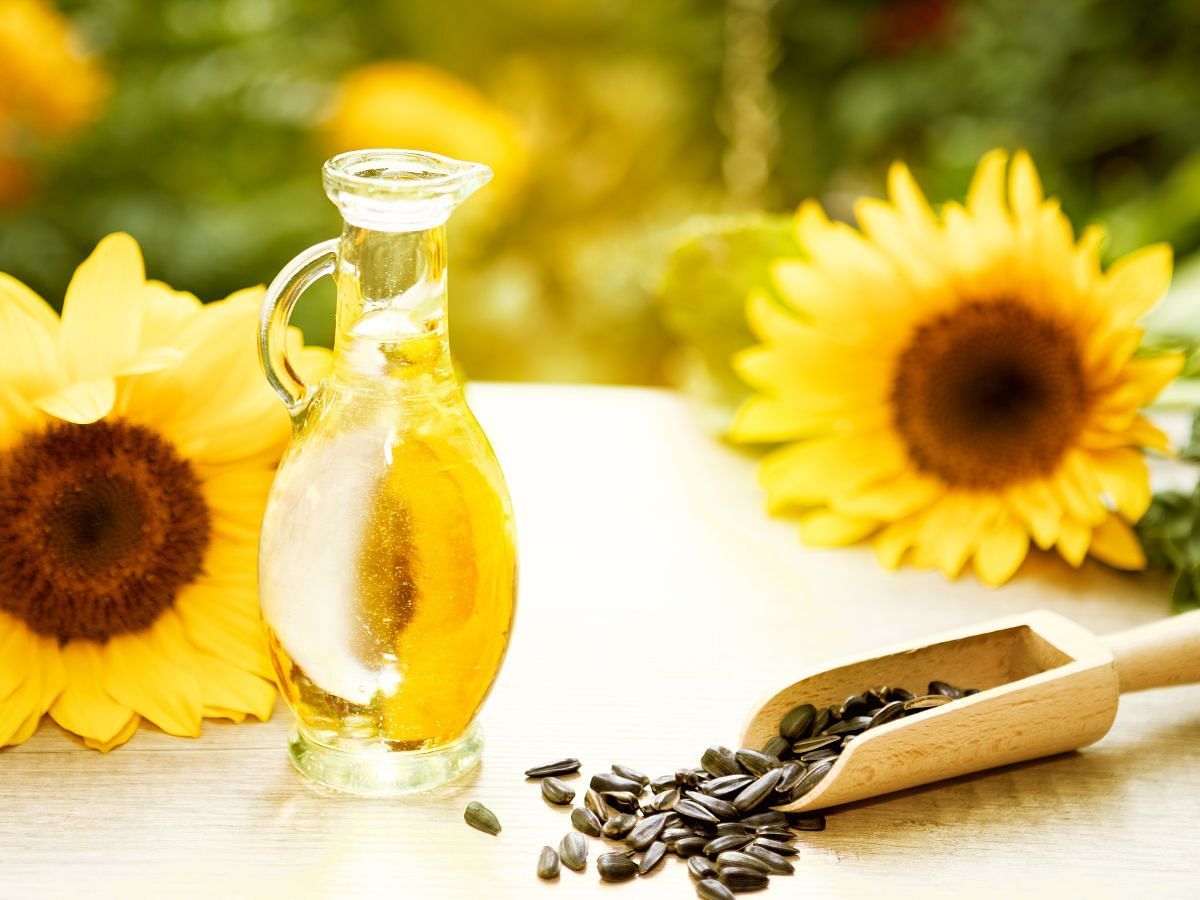 Beauty benefits of Sunflower Oil: How to add ingredient to your skincare routine