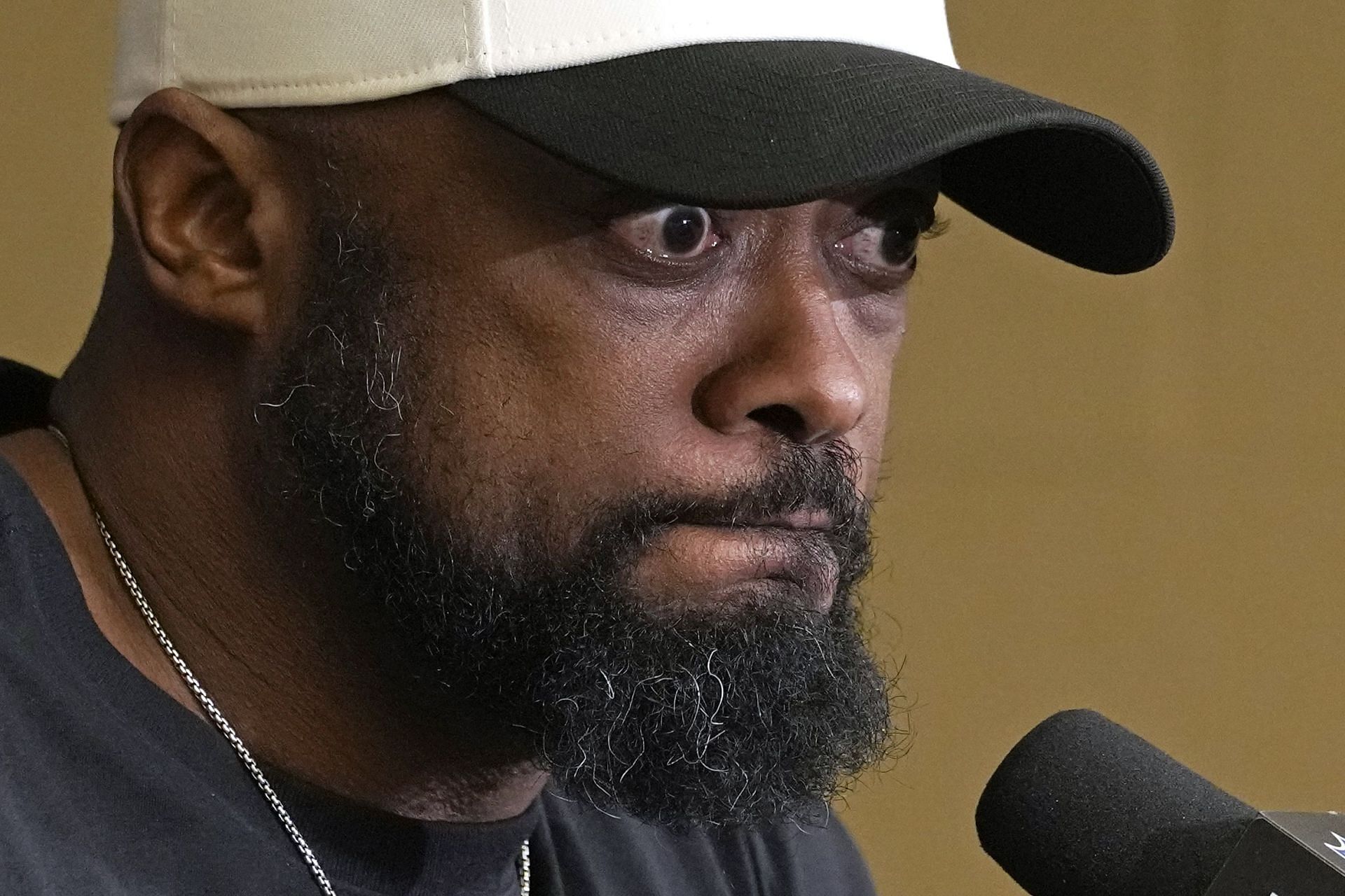 Mike Tomlin at Steelers Colts Football