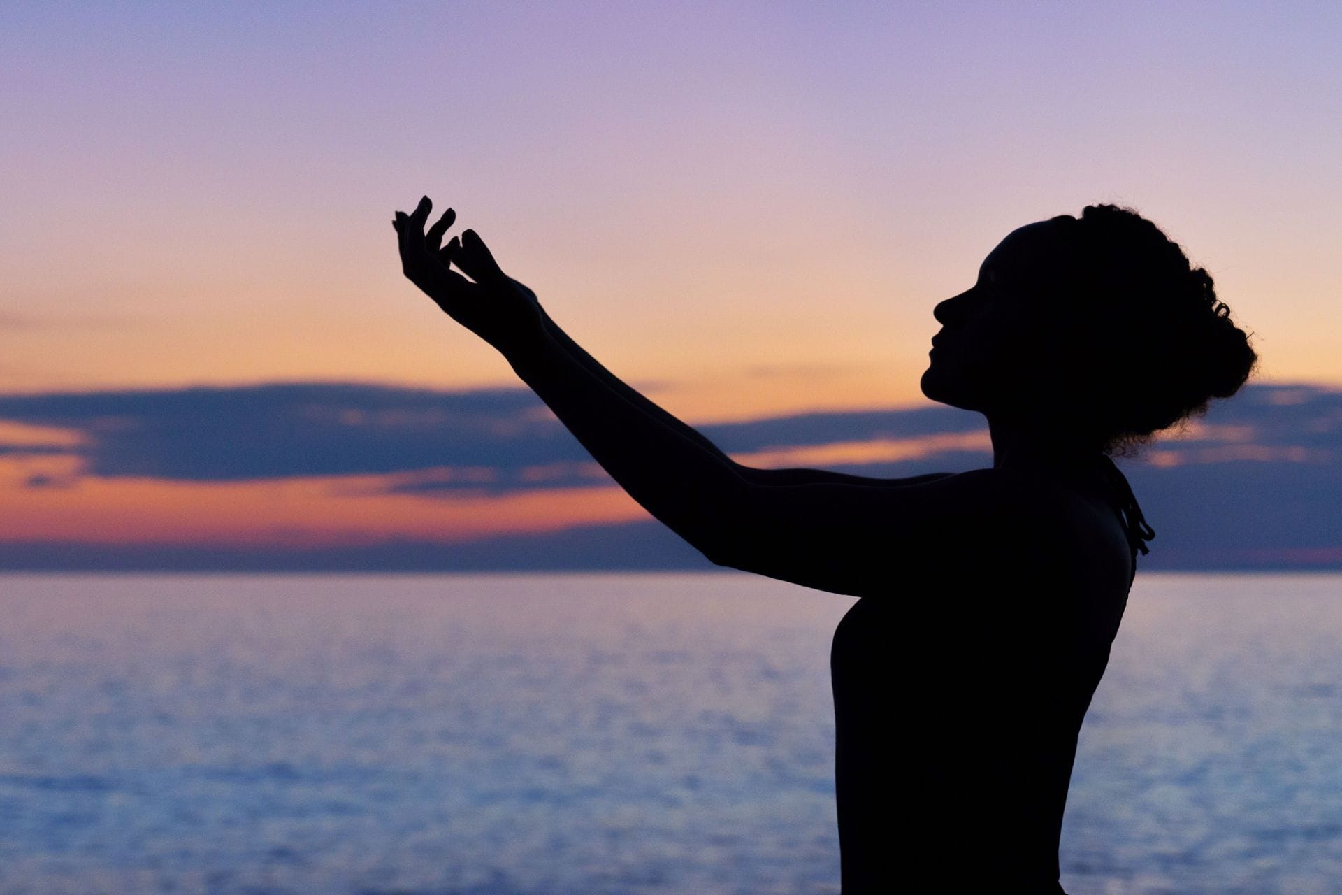 Taking a pause to reduce its effect (Image via Unsplash/William Farlow)