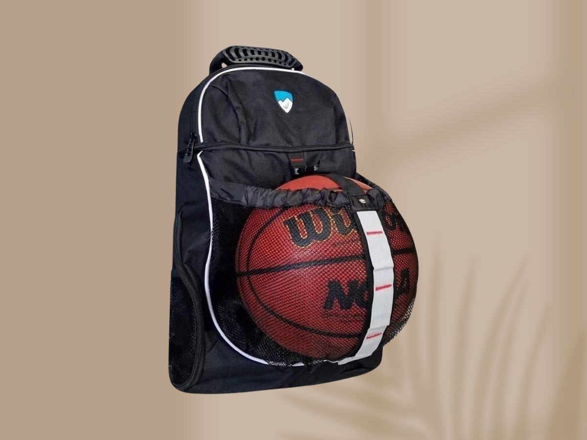 The HardWorksports basketball backpack (Image via Amazon)