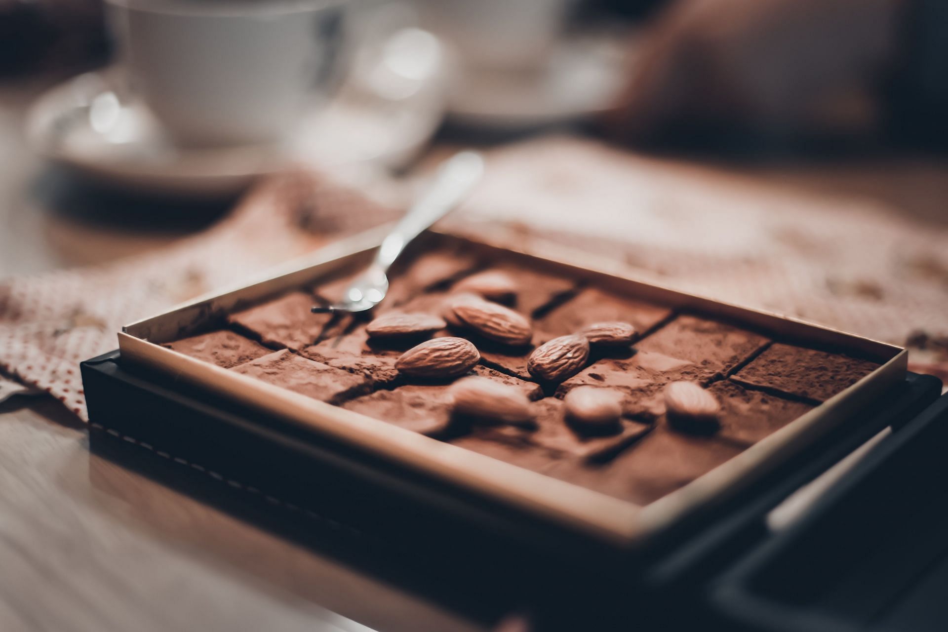 Cocoa (Image via Unsplash/Hertizer)