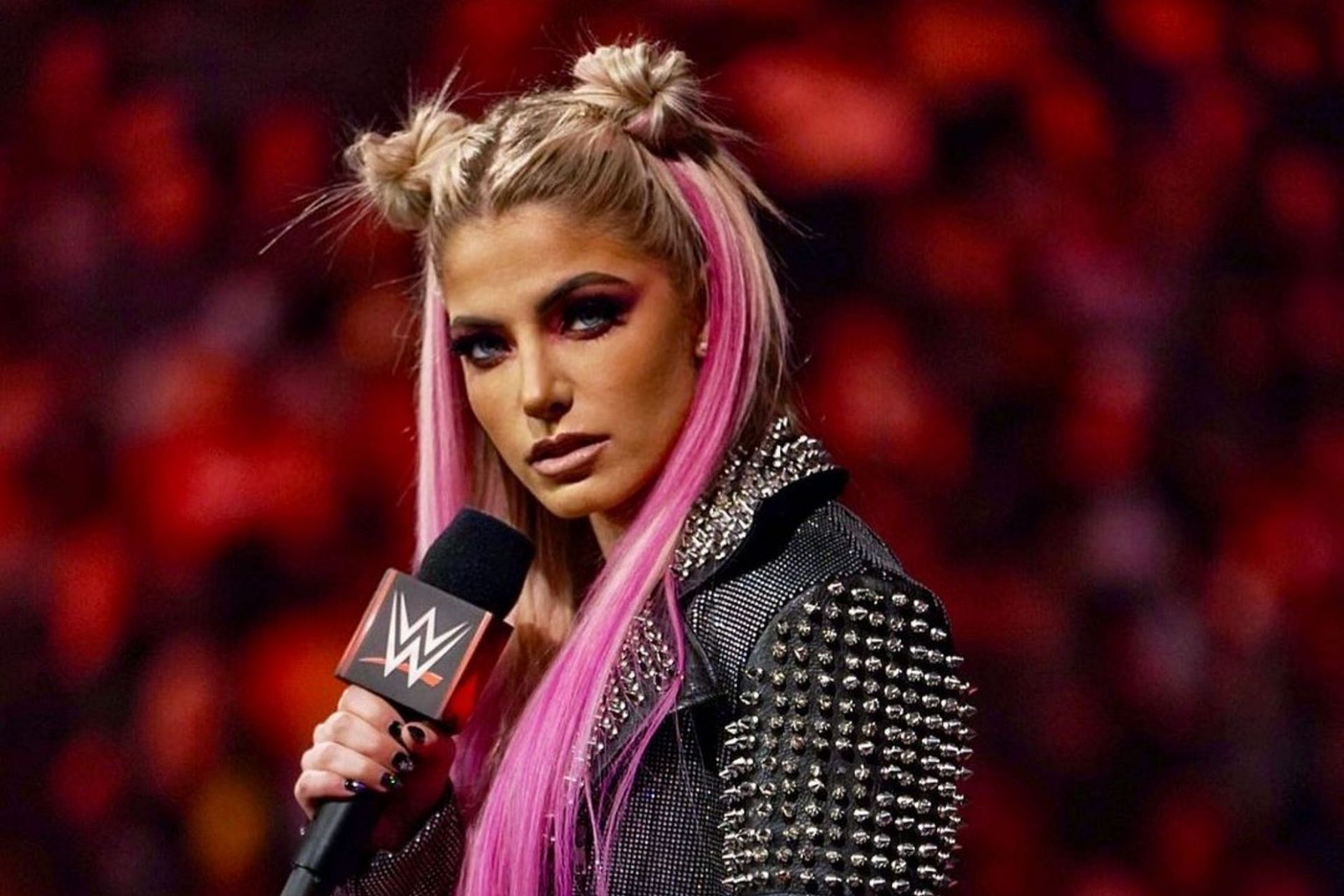 Alexa Bliss is one of the best mic workers in the Women's division.