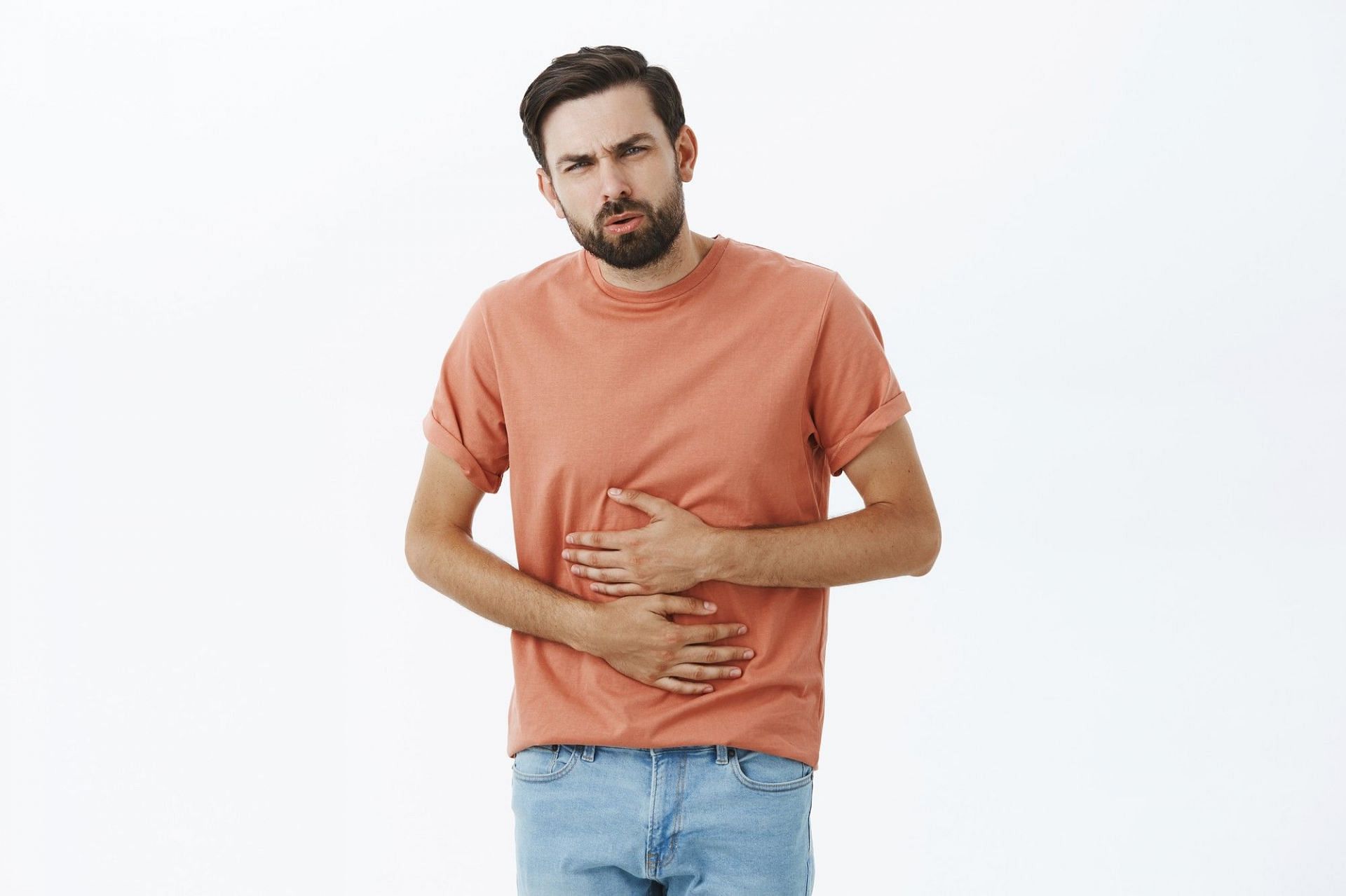 Causes and symptoms of stress ulcer. (Image via  Freepik/cookie_studio)