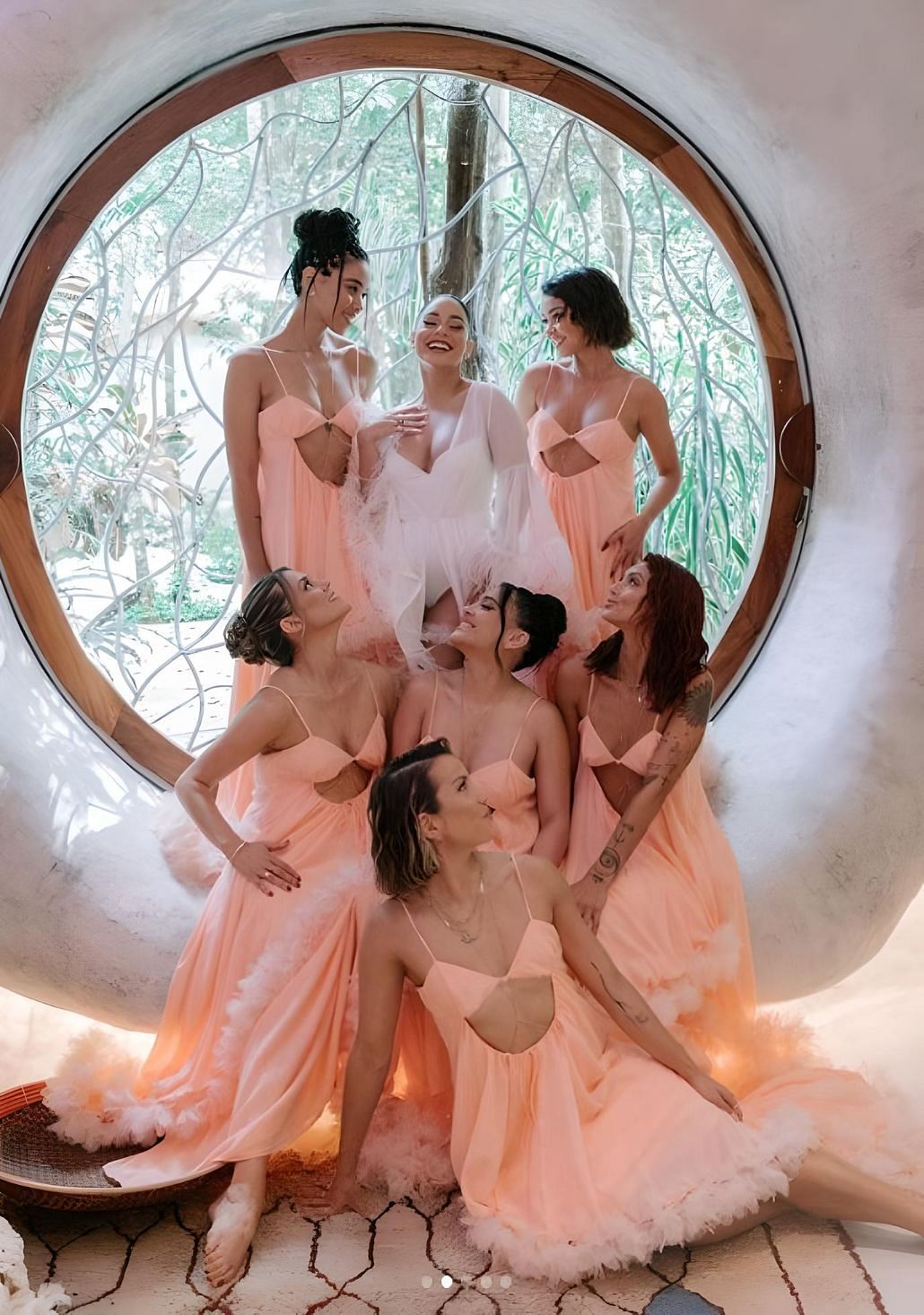 Vanessa Hudgens&#039; bridesmaids