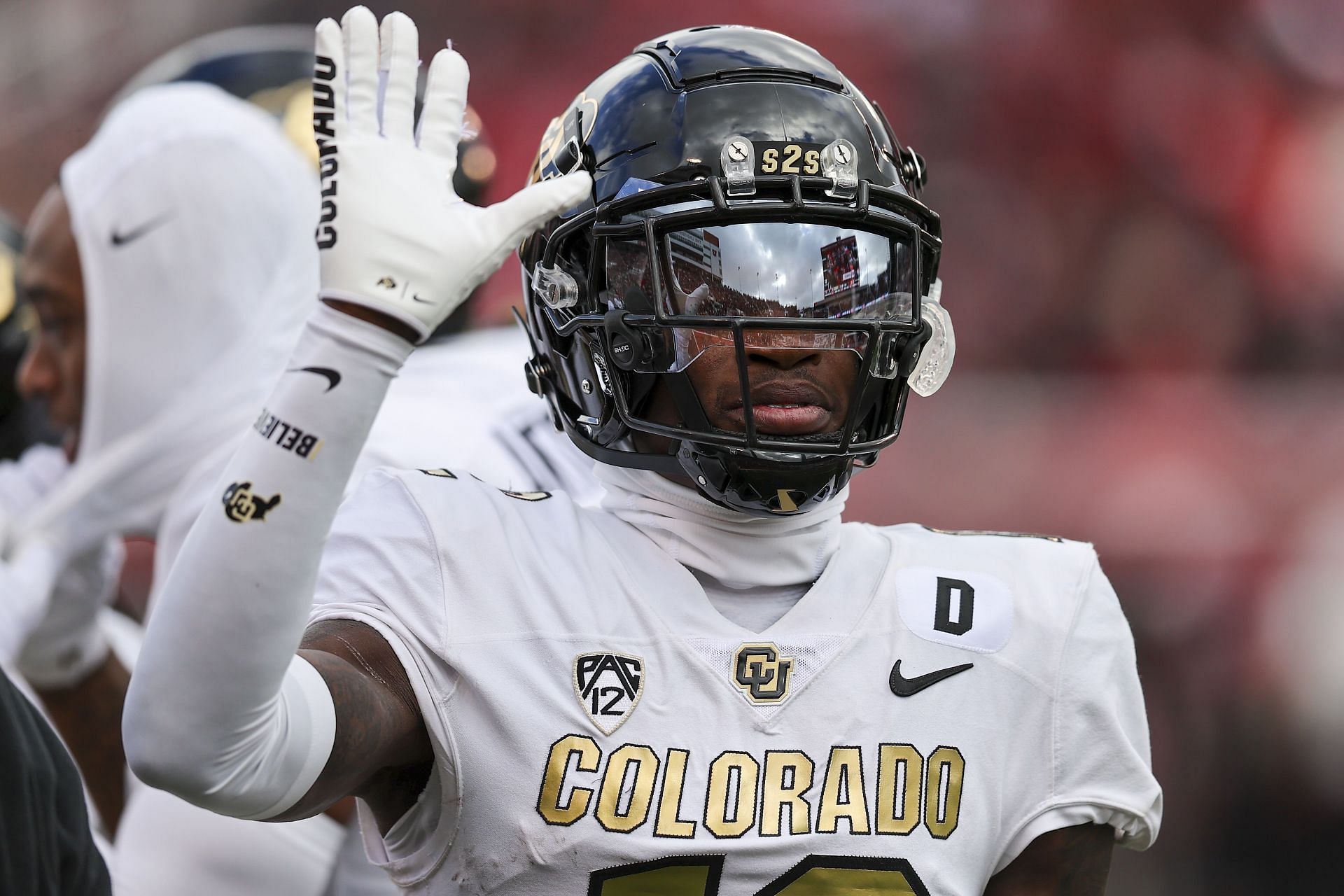 Travis Hunter scripts history for Colorado bagging Paul Hornung Award