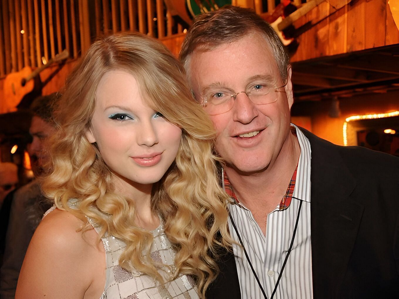 Scott Swifts Net Worth Explored As Leaked Email To Taylor Swifts Old