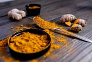 Turmeric is among the best foods for winter blues. (Image via Pexels/Karl Solano)