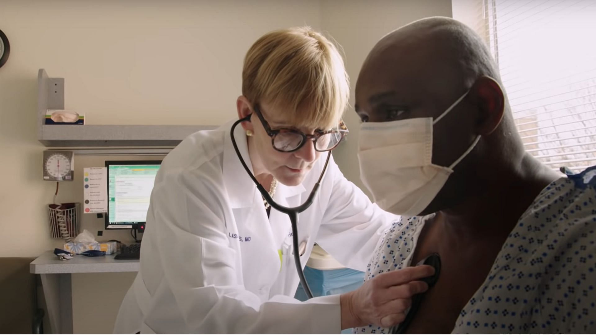 Dr. Sanders helped patients with crowd wisdom (Image via Netflix)