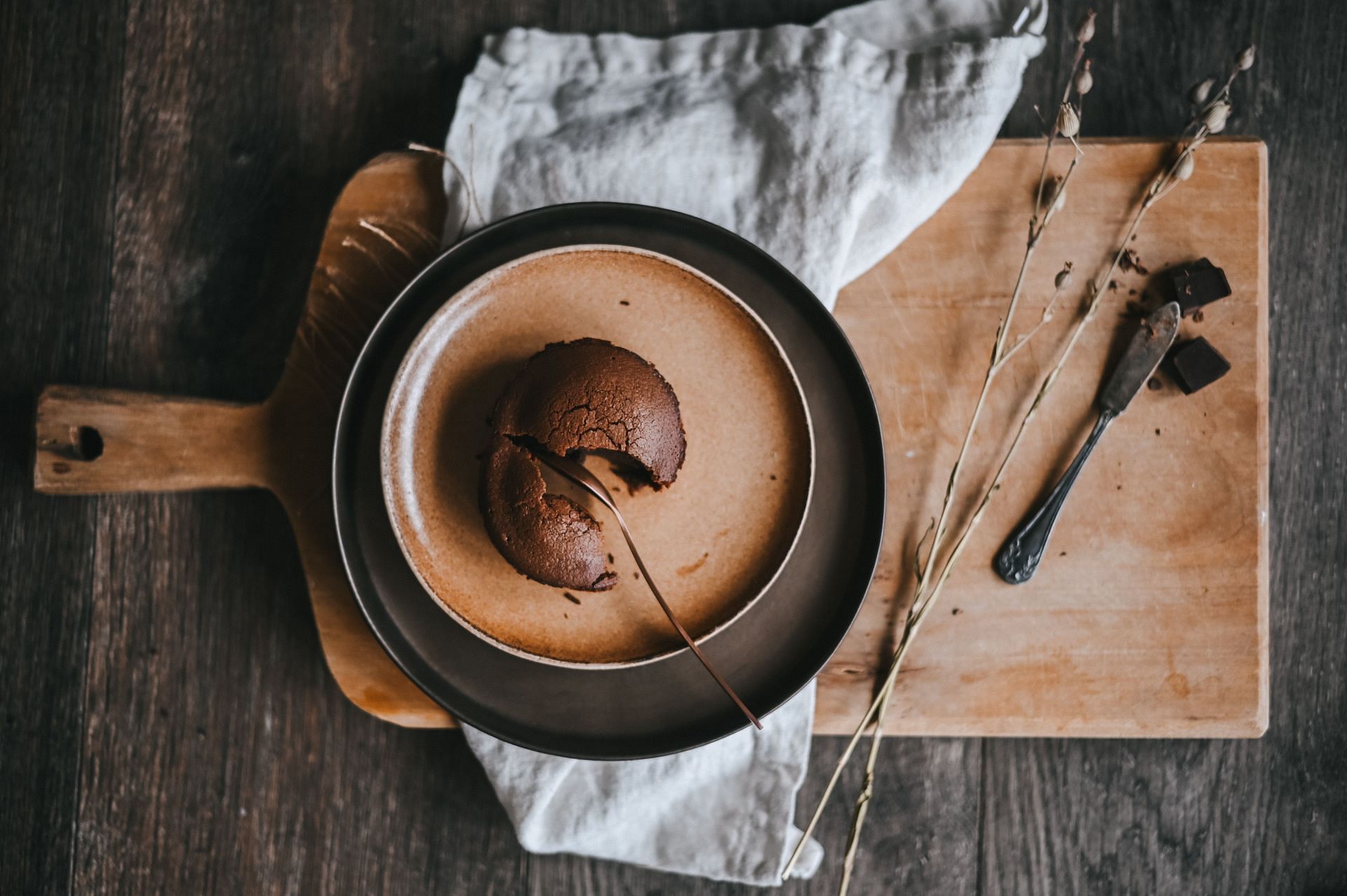 Cocoa extract (Image via Unsplash/Gaelle)