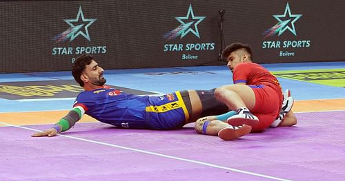 Yogesh in action for Dabang Delhi in Pro Kabaddi (Credit: PKL)