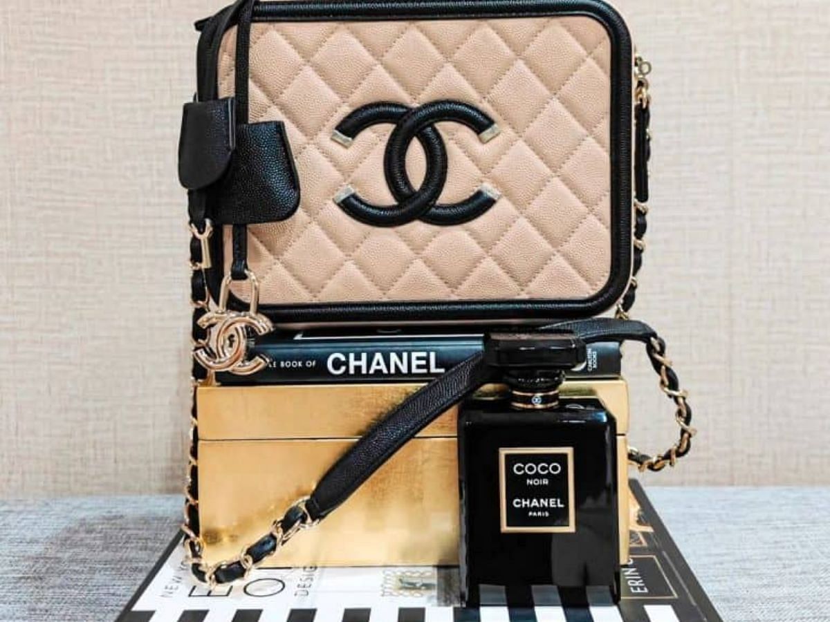 Chanel CC Filigree Vanity Case Bag (Image via Chanel)