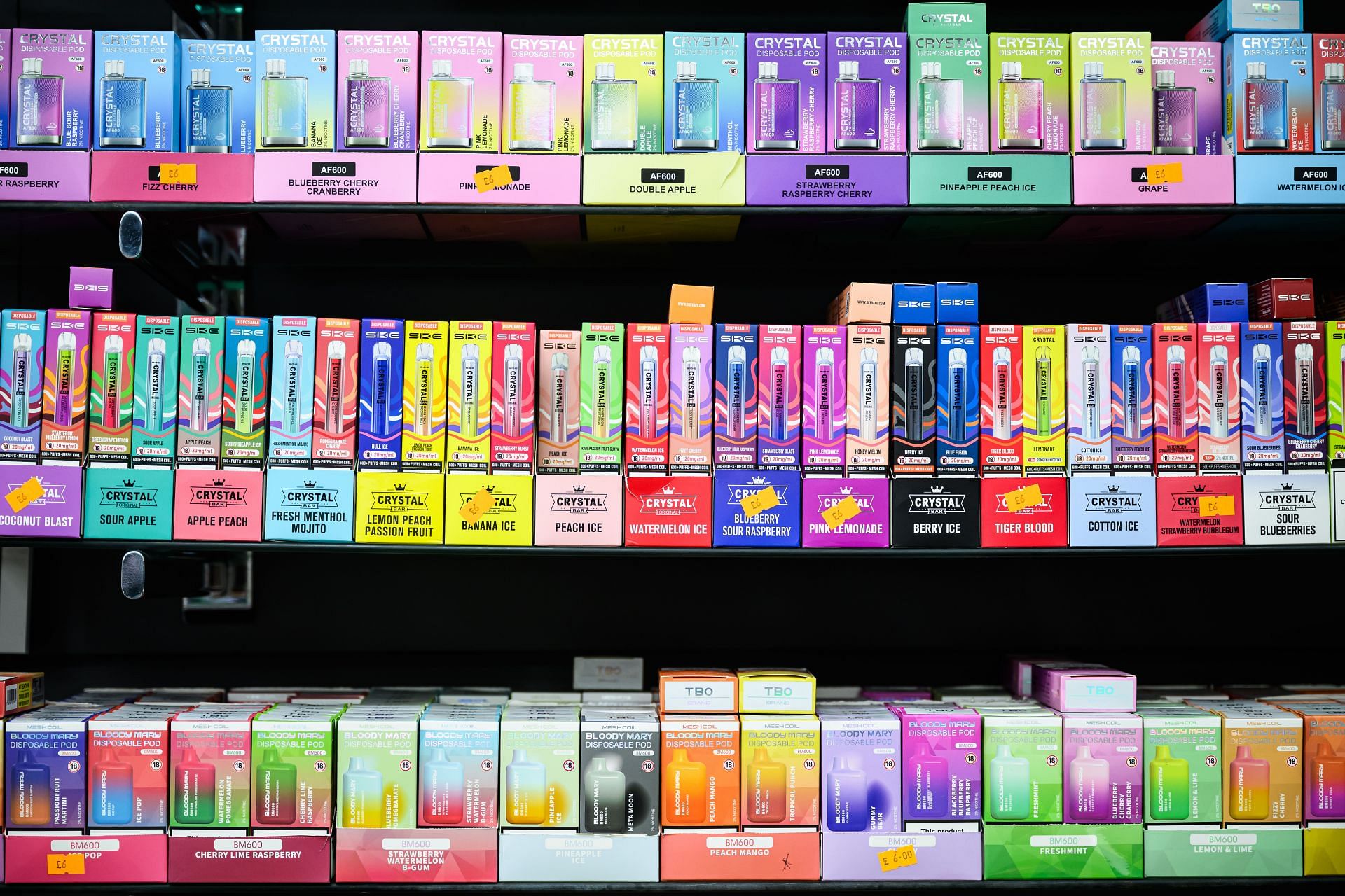 A representative image of colorful vape packs being sold in the UK (Image via Getty)