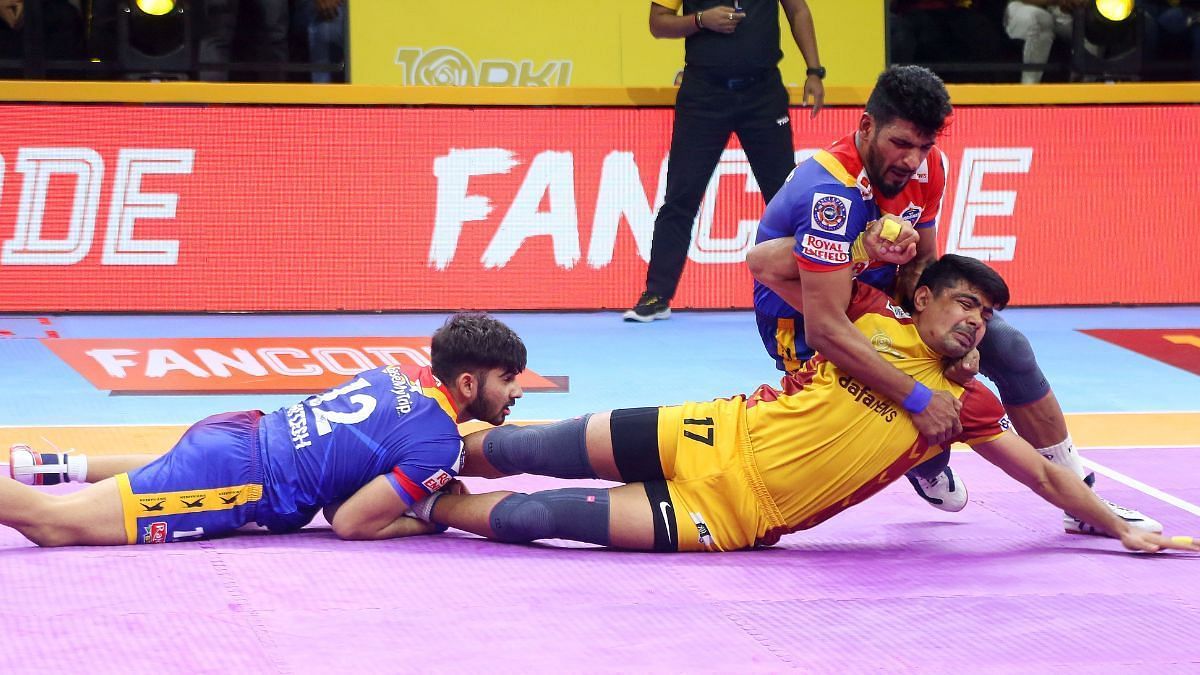 Telugu Titans in action against UP Yoddhas (Image Courtesy: PKL)