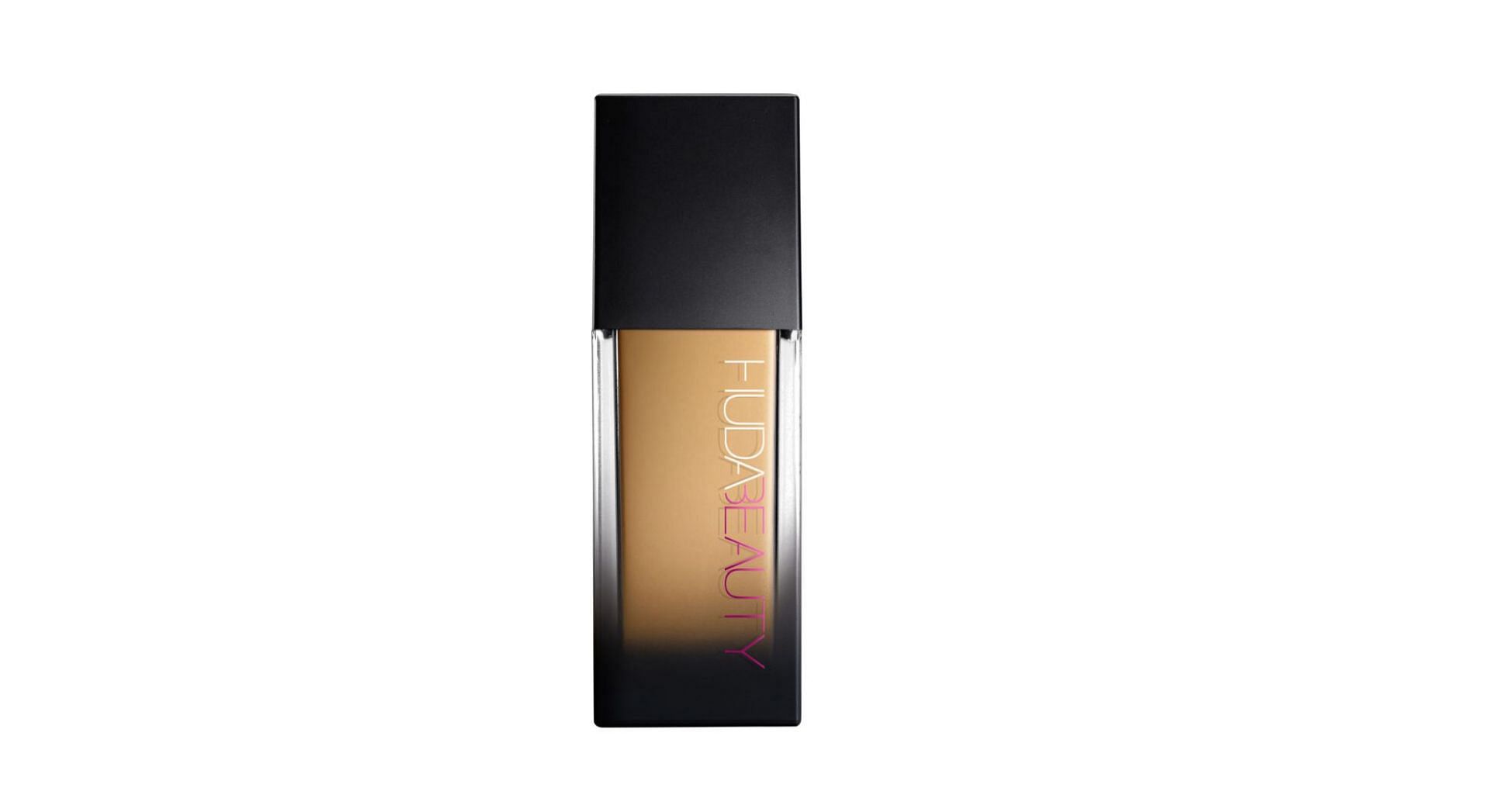 Huda Beauty #FauxFilter Luminous Matte Foundation Tres Leches 320 G (Image via Huda Beauty&#039;s official website)