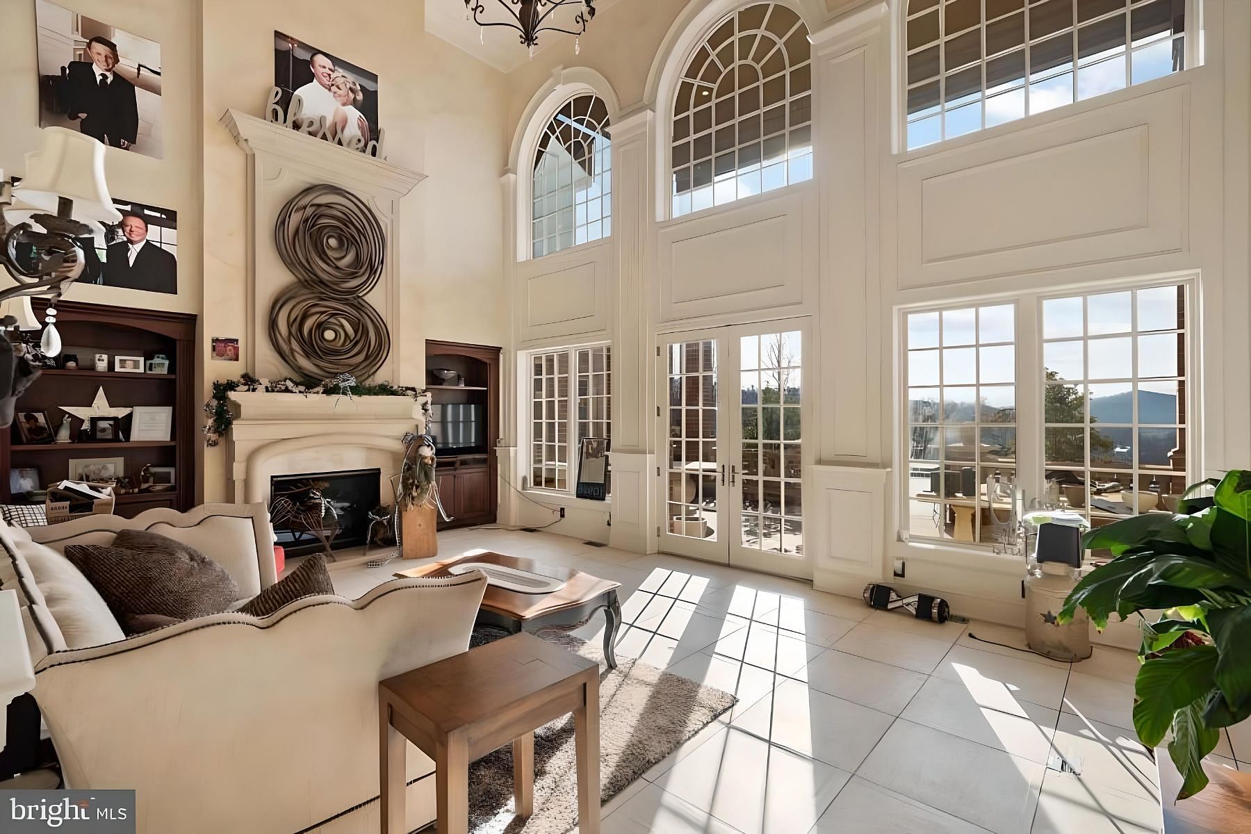 Galusky selling $3,000,000 Bridgeport mansion (image credit: Railey Realty)