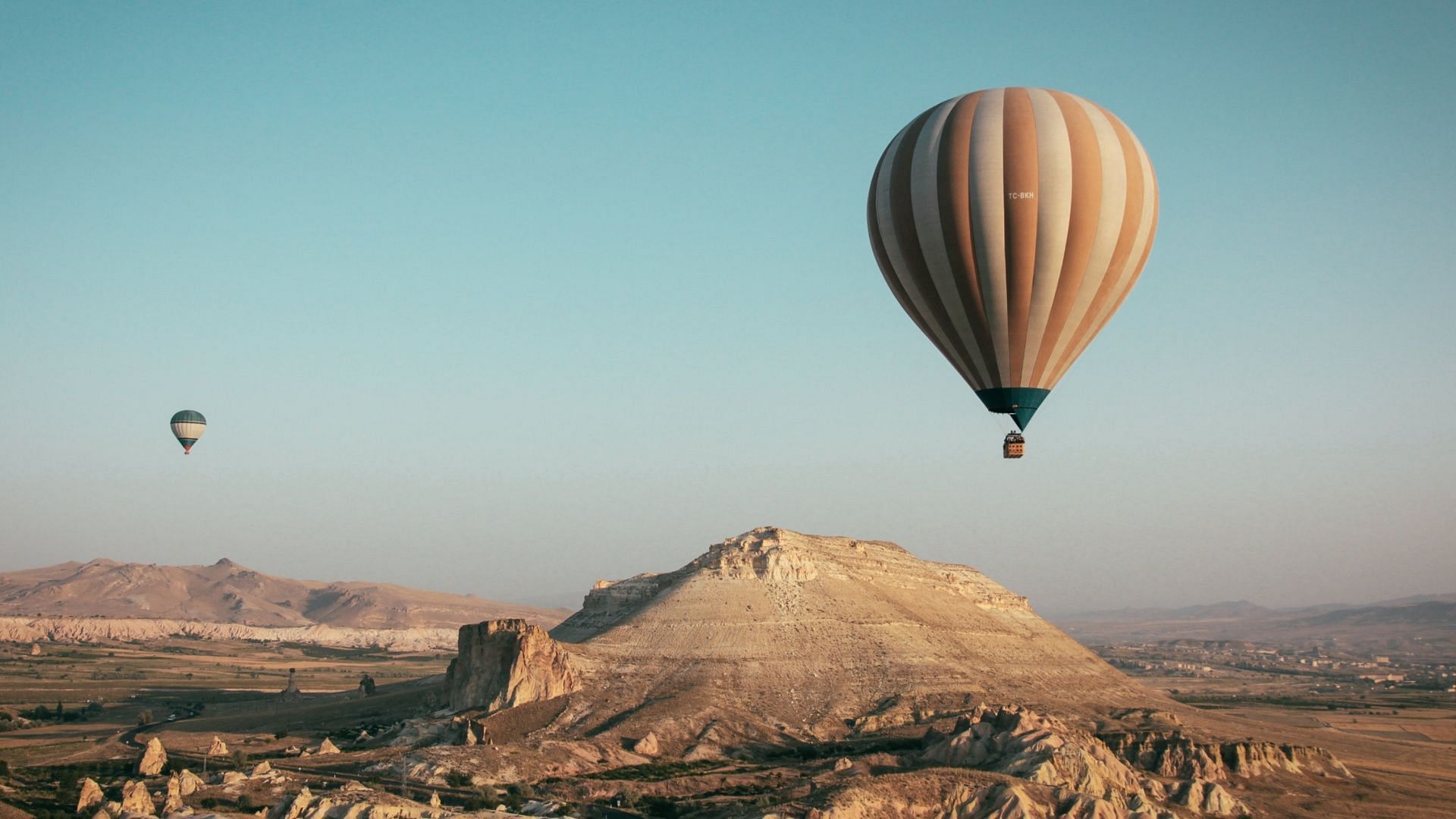 Four people passed away in a deadly hot air balloon accident (Photo by Francesco Ungaro on Unsplash)