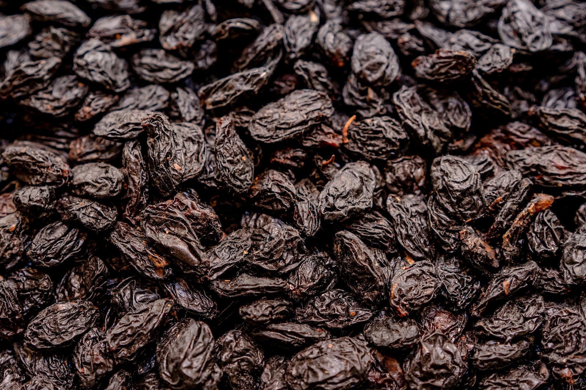 Benefits of prunes (image sourced via Pexels / Photo by klpa)