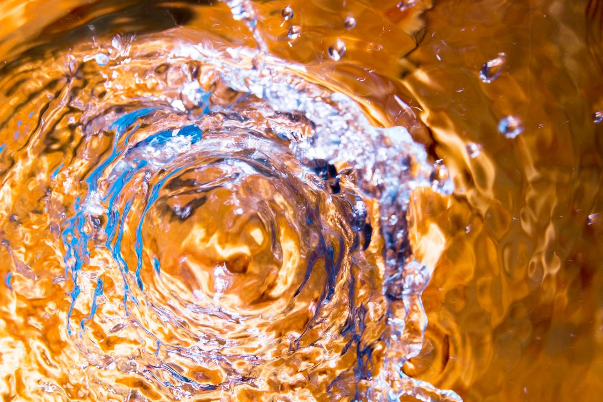 Copper water (Image via Freepik)