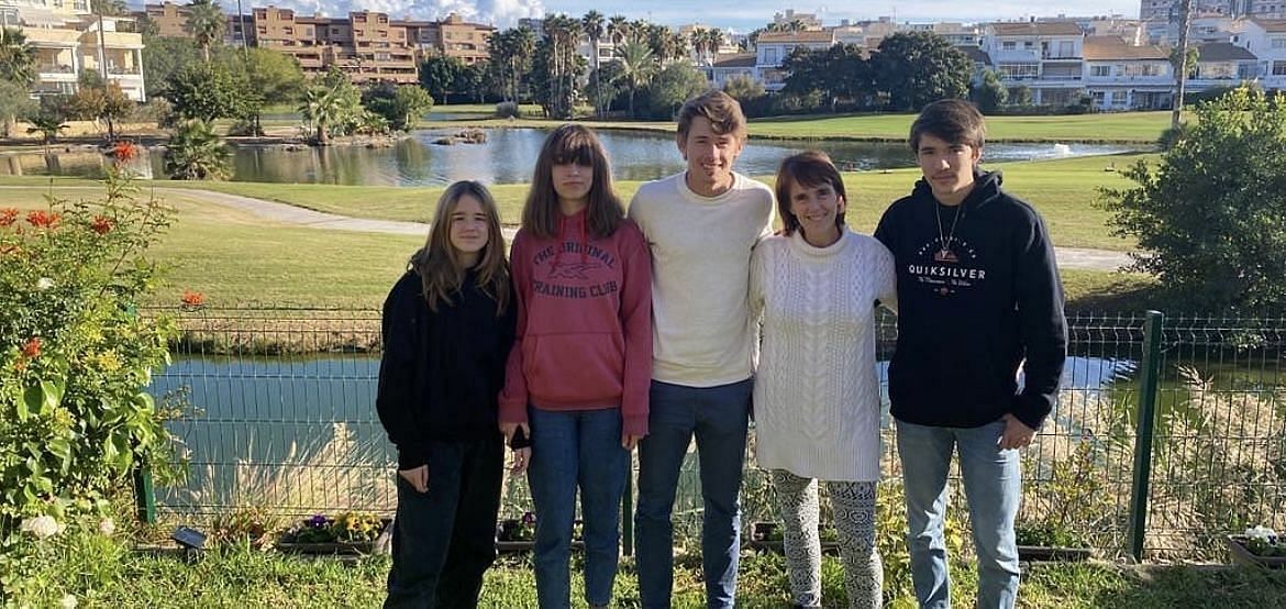 Alex De Minaur Siblings