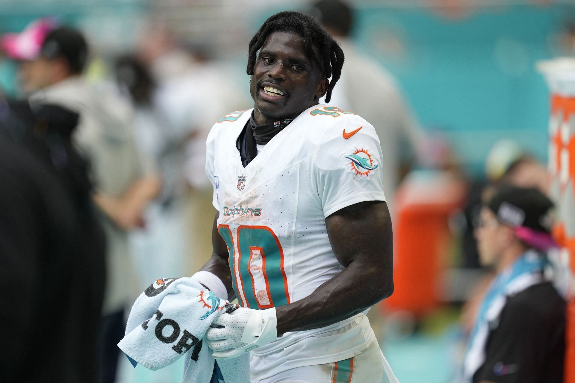 Is Tyreek Hill Playing Tonight? Latest On Dolphins WR's Injury Scare ...