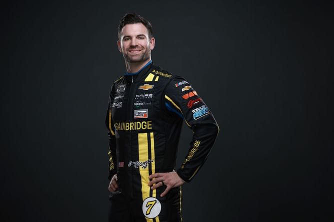 Popular Texas restaurant chain Chili's set to make NASCAR Cup debut with Corey LaJoie and Spire Motorsports