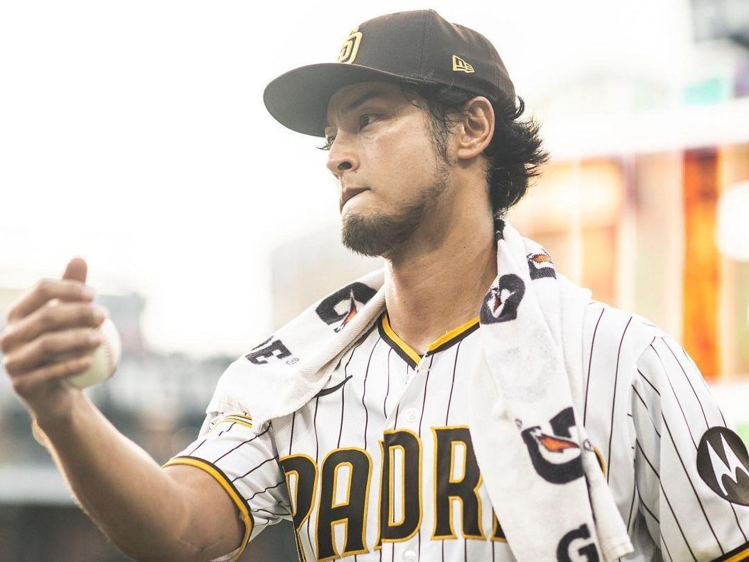 How tall is Yu Darvish?