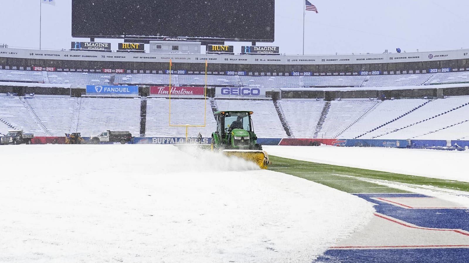 Tracy Wolfson provides the latest updates on conditions in Buffalo