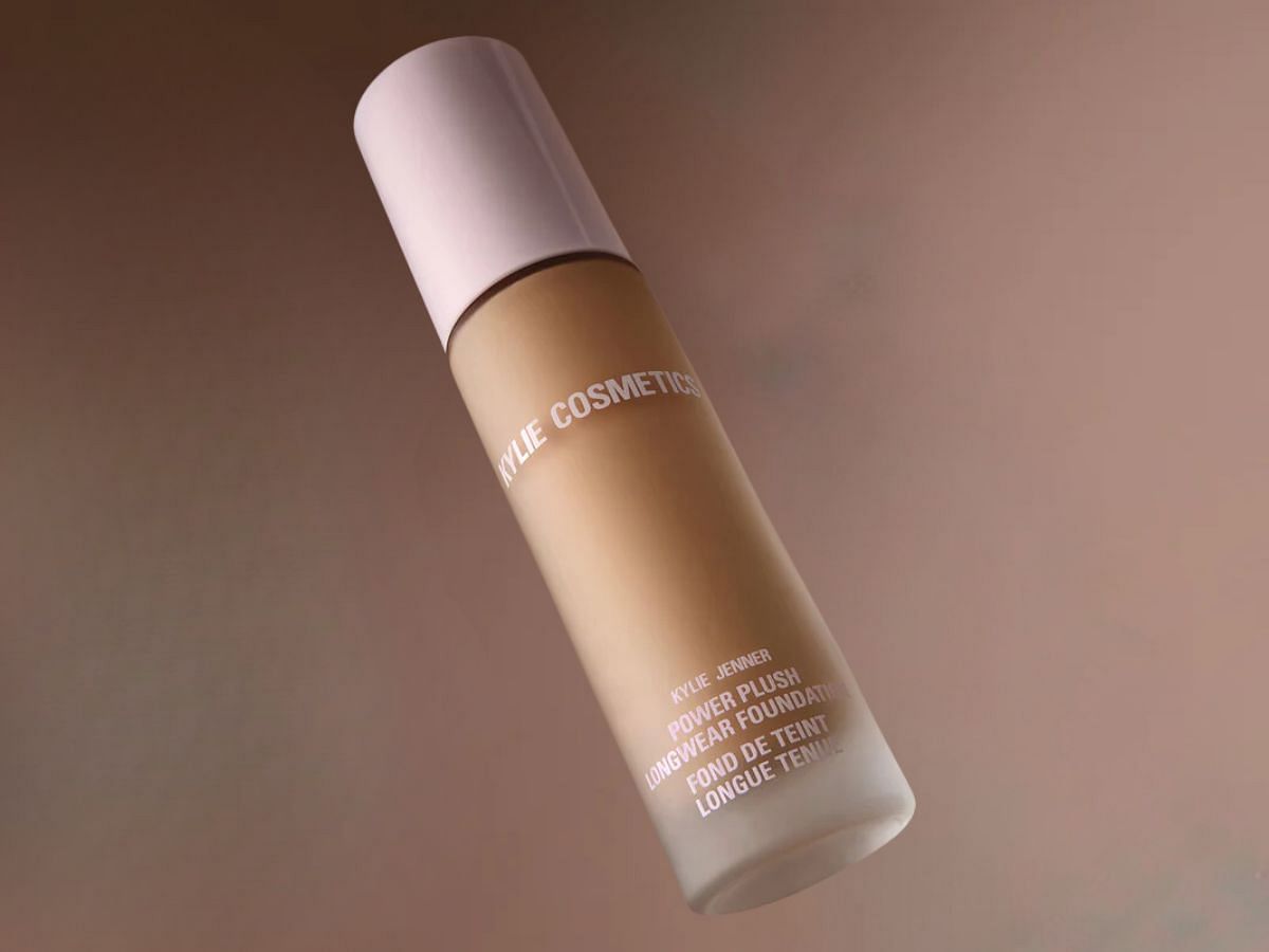 Kylie Cosmetics Power Plush Concealer Review 2023