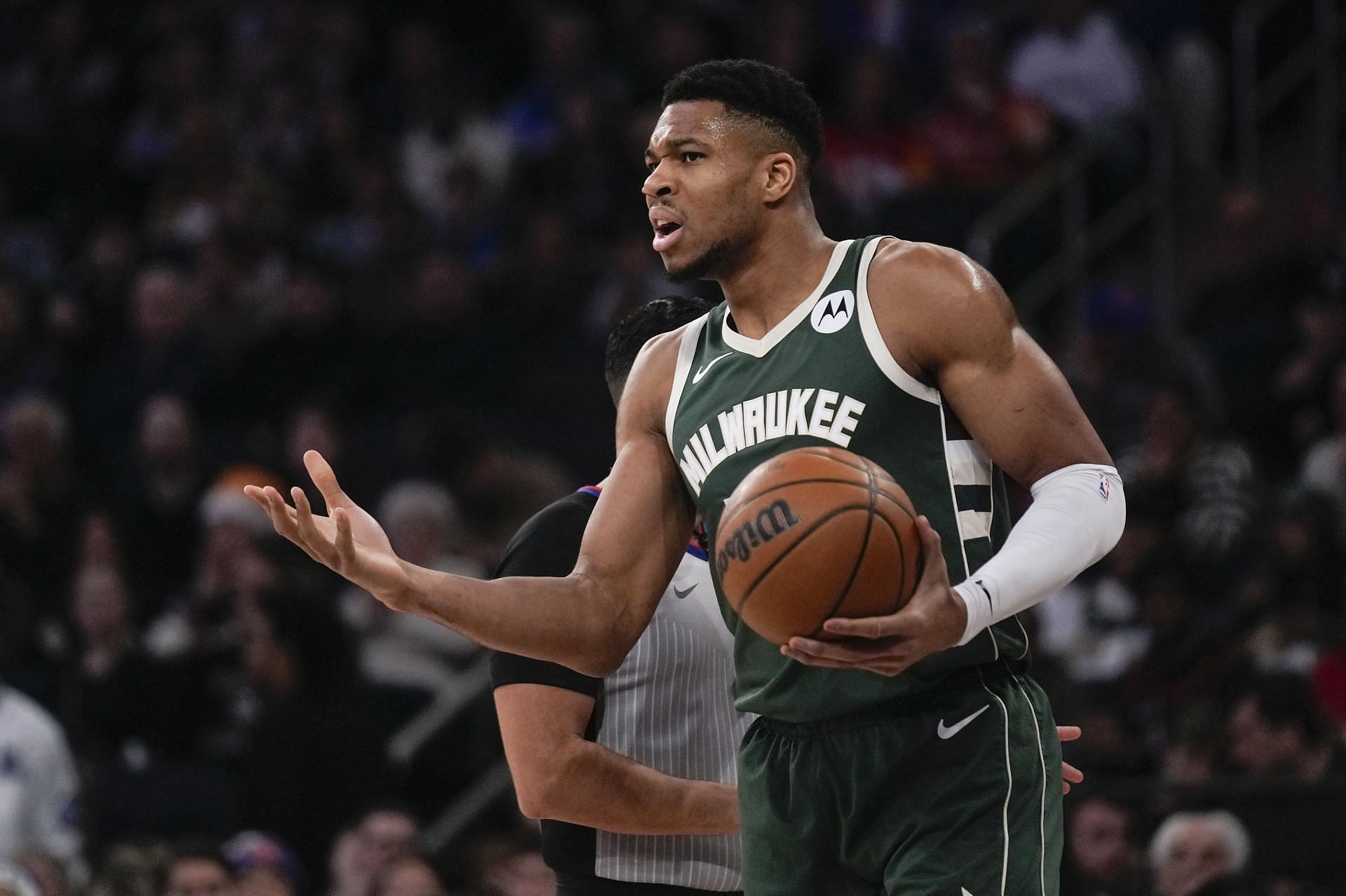 “Where's your game ball Giannis”: NBA fans taunt Milwaukee Bucks as they blow 15-point lead in loss to Pacers 