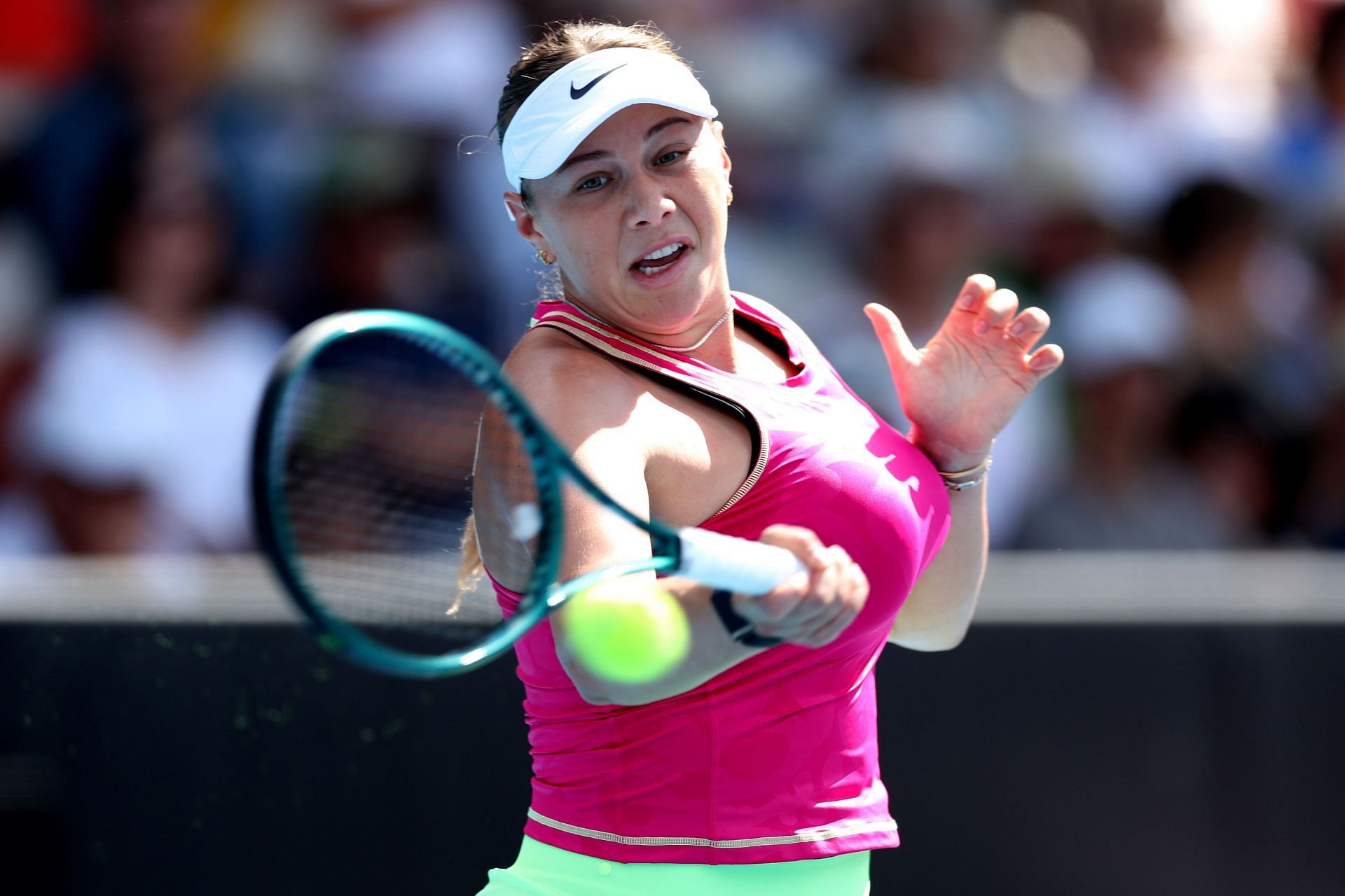 Anisimova in action during the 2024 Women&#039;s ASB Classic