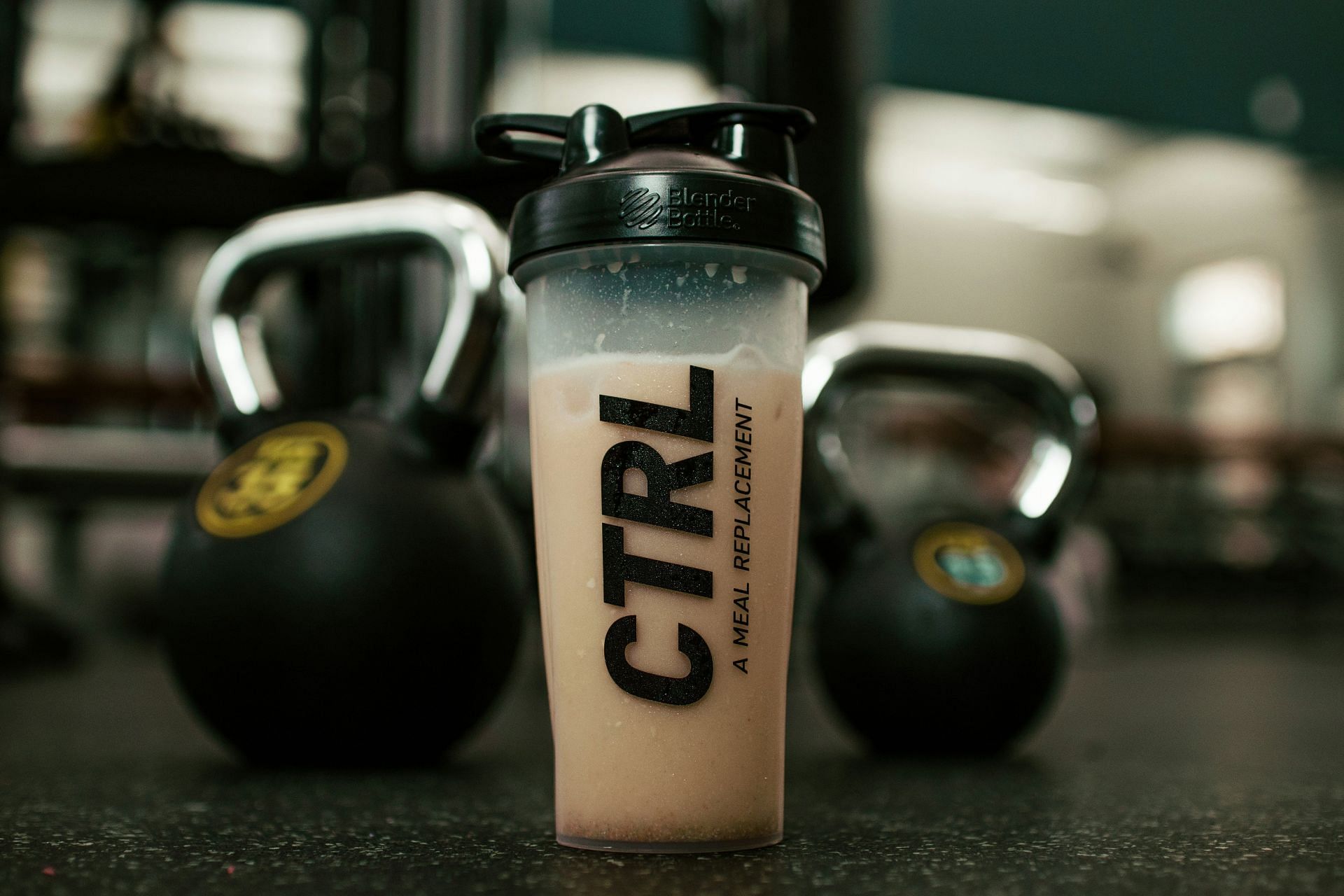 Start your 4-2-1 with a protein shake (Image by CTRL - A Meal Replacement/Unsplash)