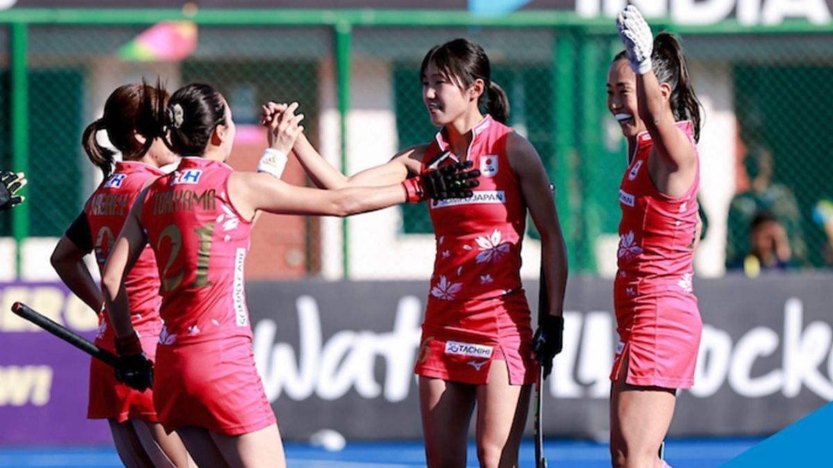 Japan in action against Czech Republic (Image Courtesy: Twitter/International Hockey Federation)