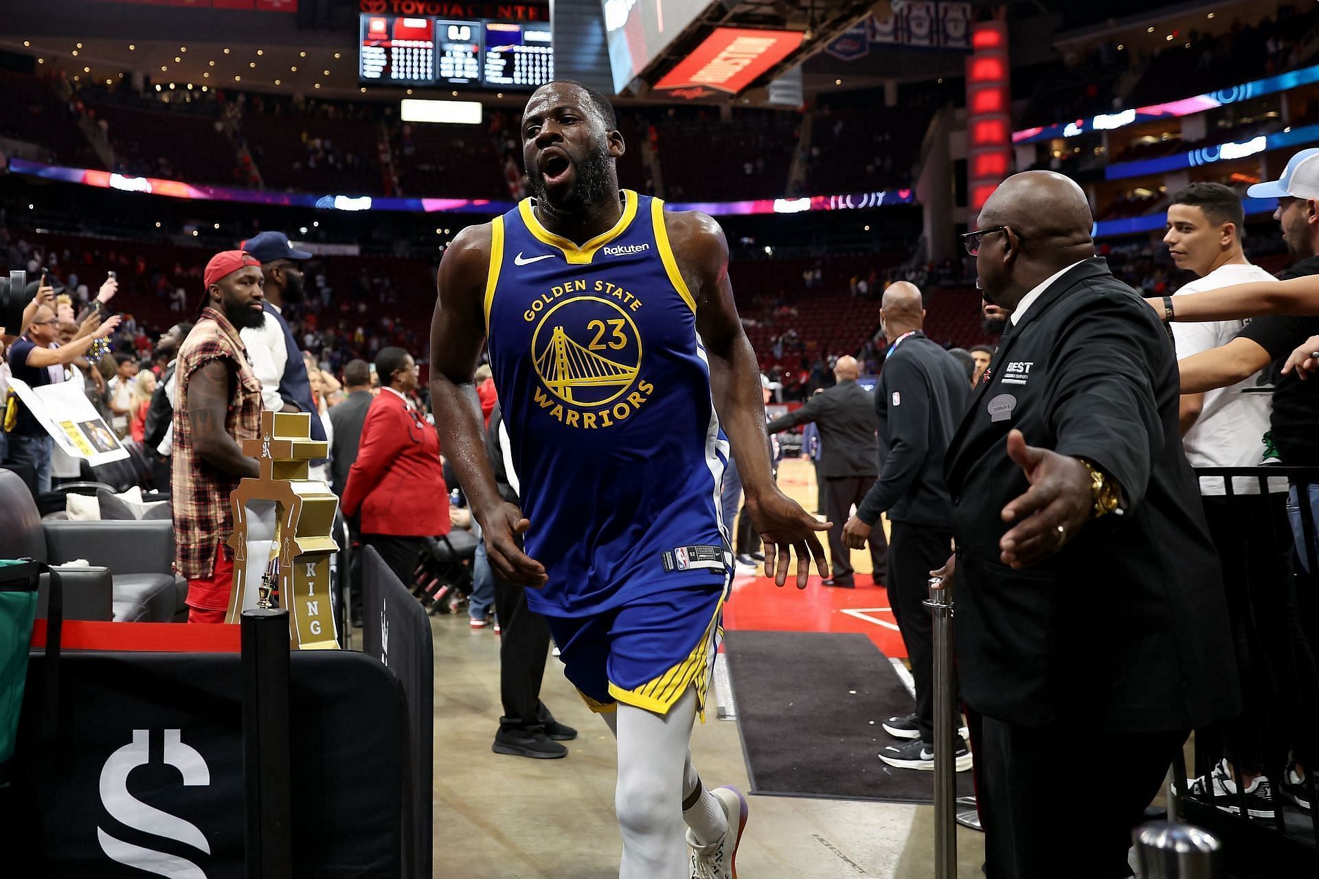 Fans react to Draymond Green at the Warriors