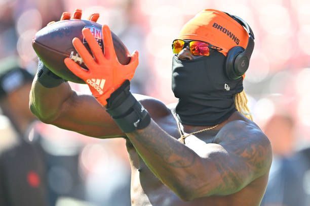 Why was David Njoku wearing a mask?